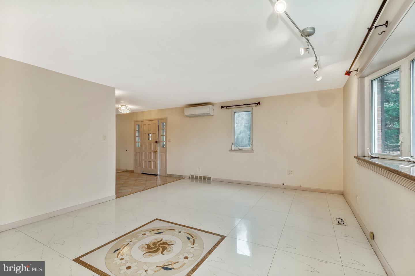 PHILMONT HEIGHTS - Residential