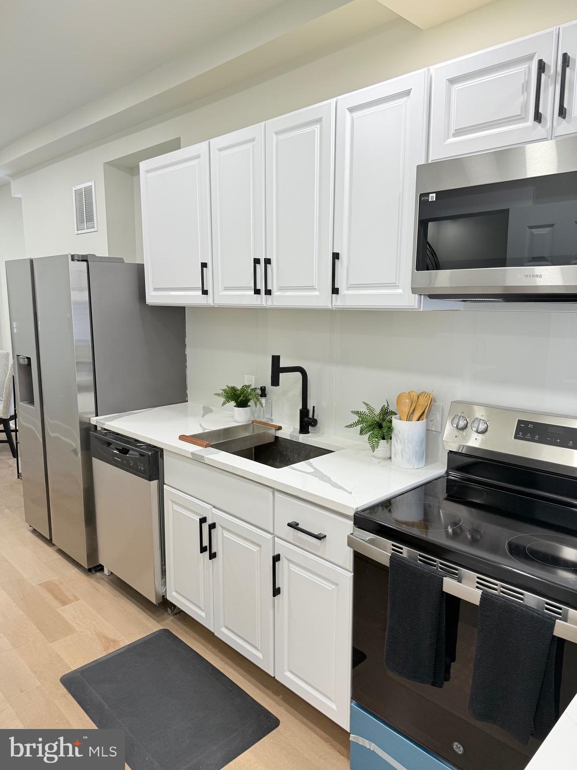 BROADWAY EAST - Residential