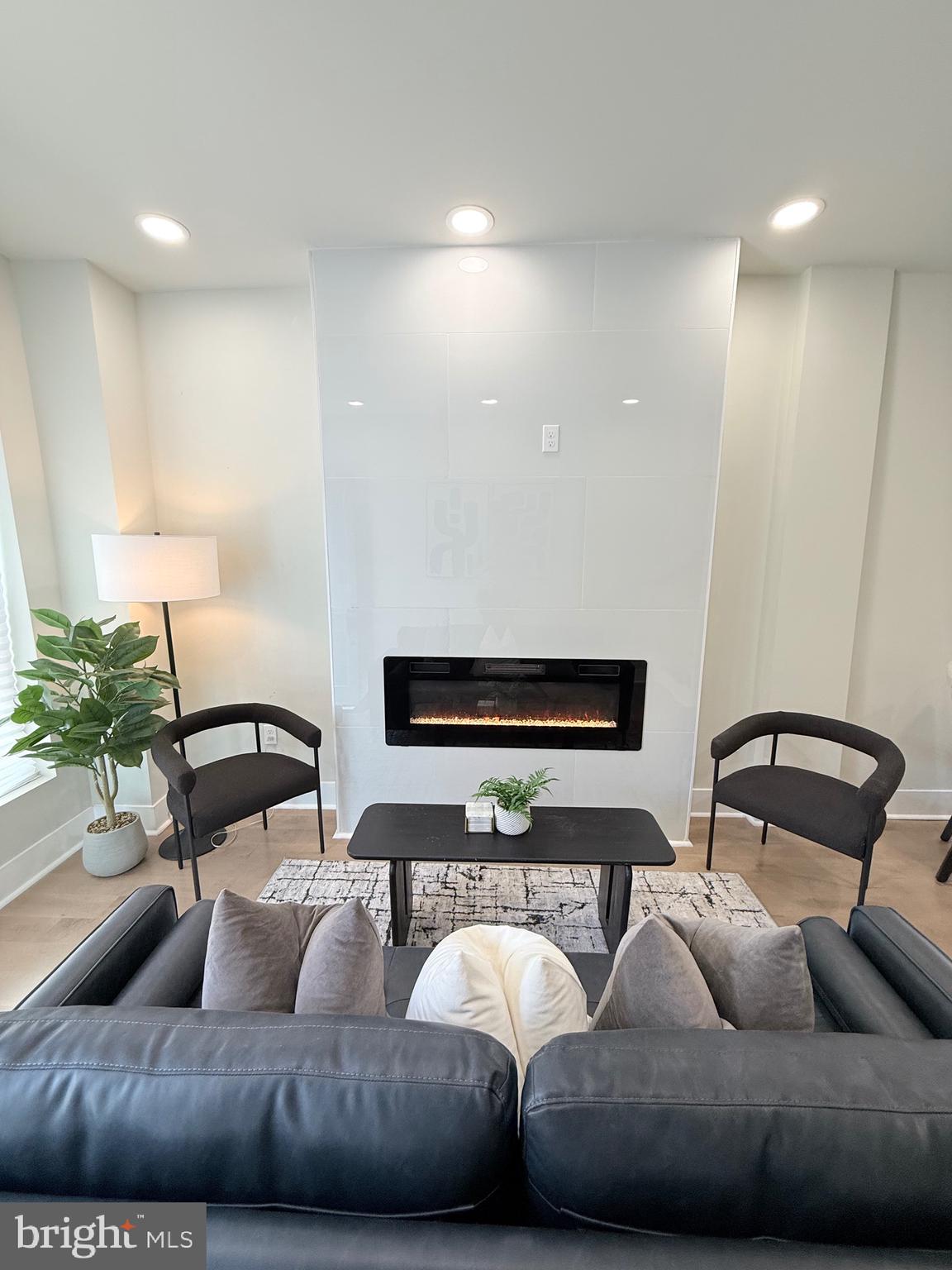 BROADWAY EAST - Residential