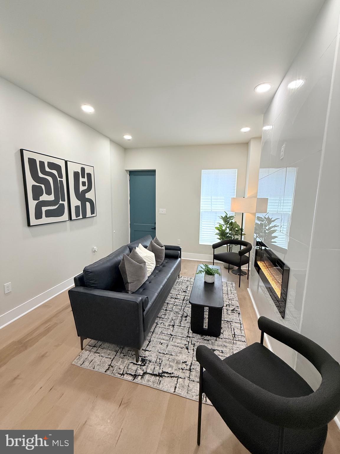 BROADWAY EAST - Residential
