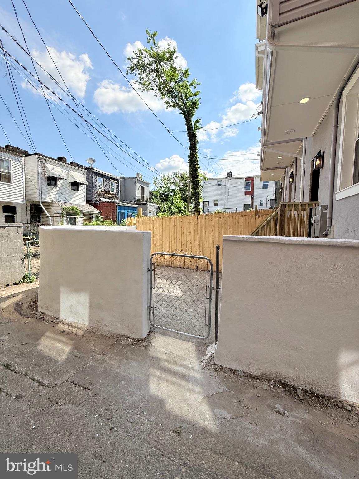 BROADWAY EAST - Residential