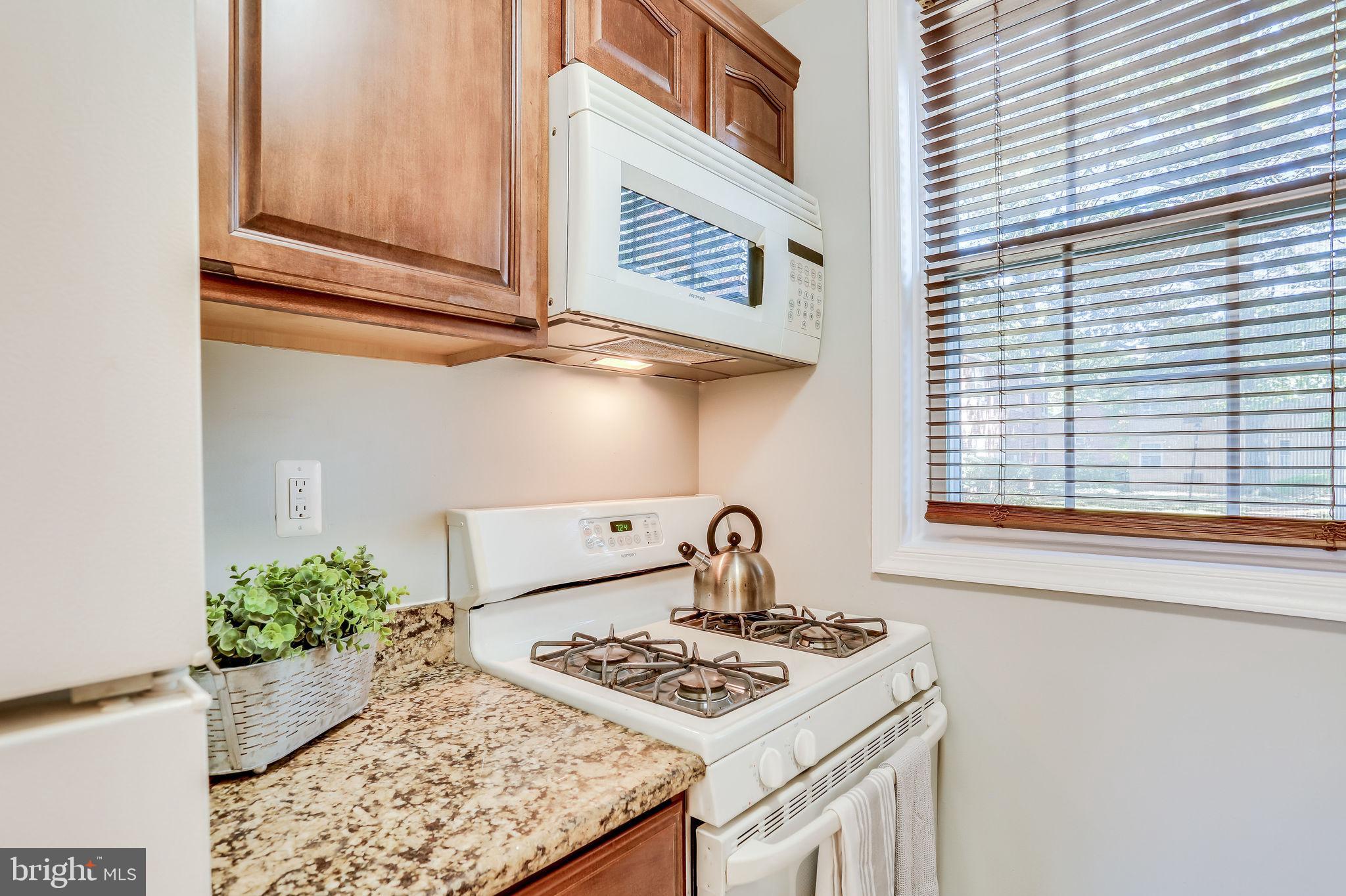 ARLINGTON OAKS - Residential