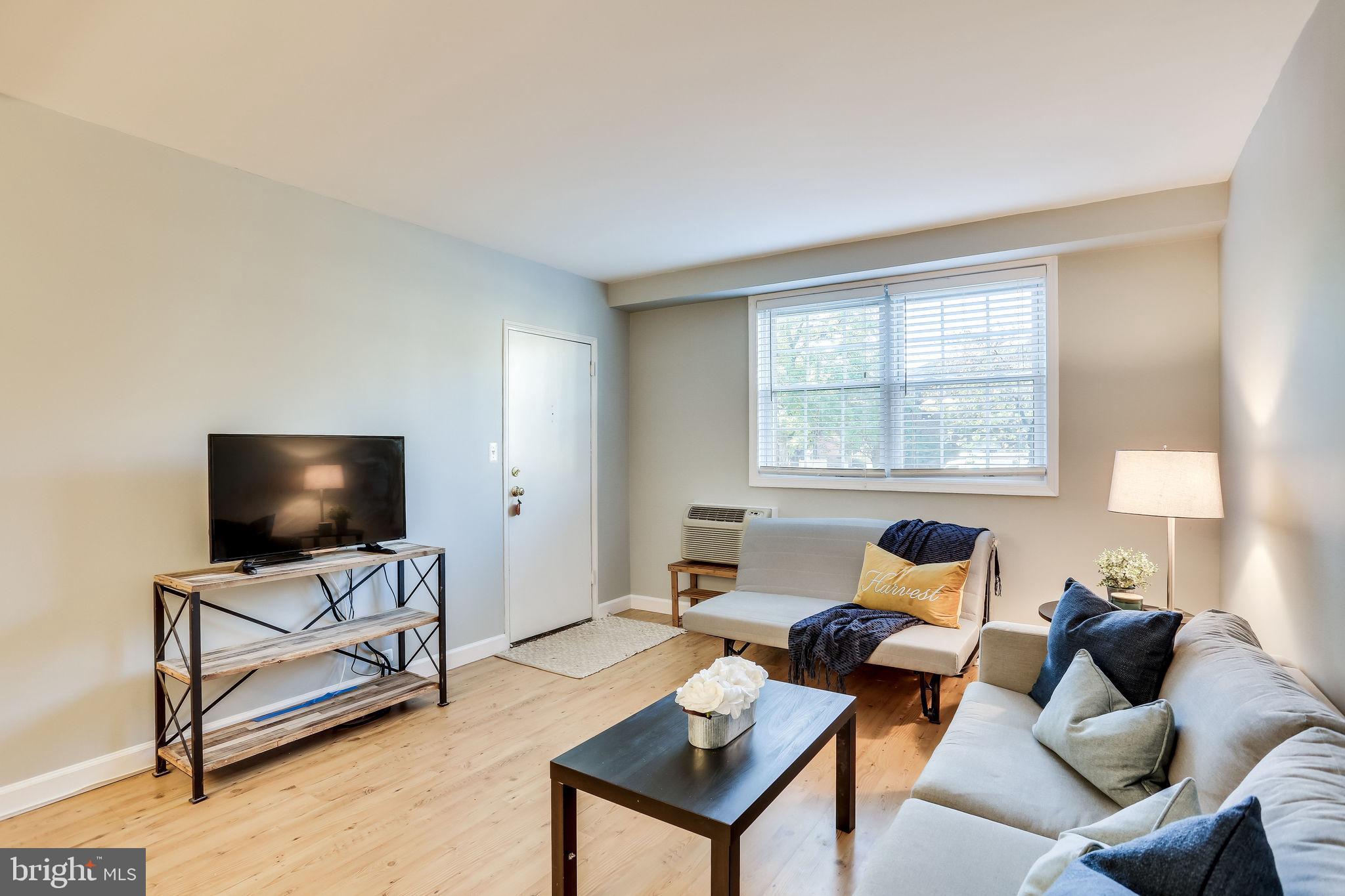 ARLINGTON OAKS - Residential