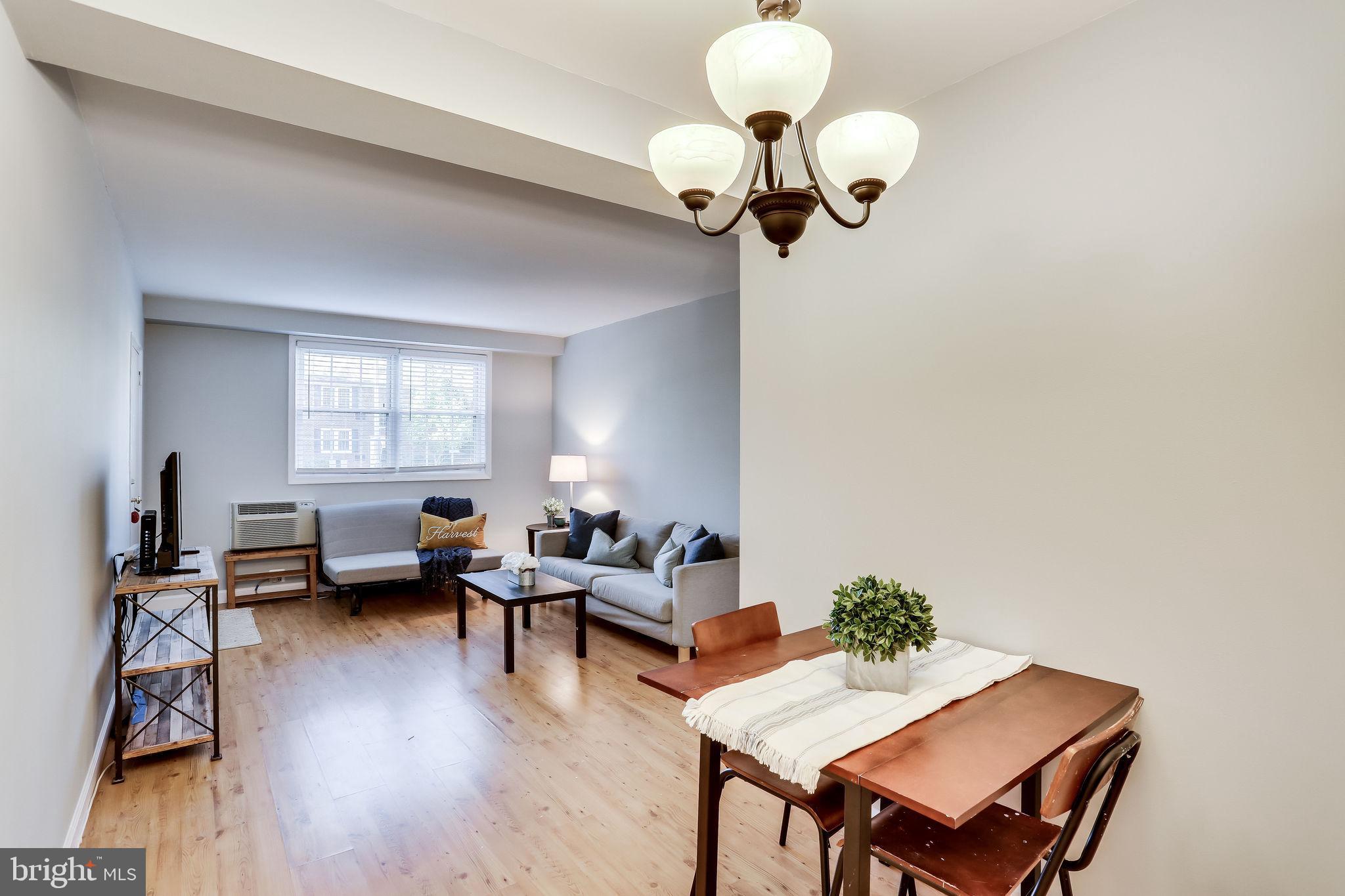 ARLINGTON OAKS - Residential