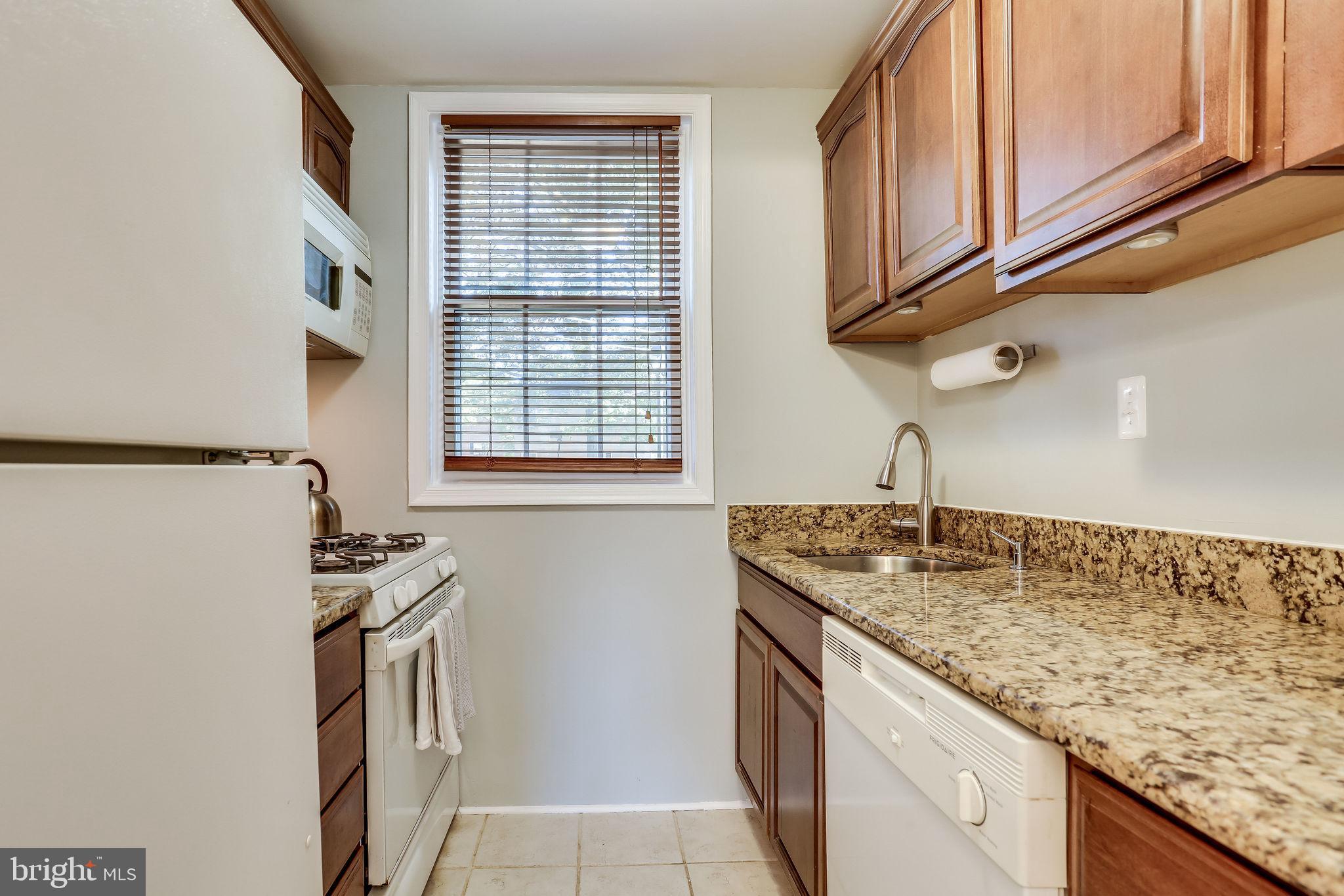 ARLINGTON OAKS - Residential