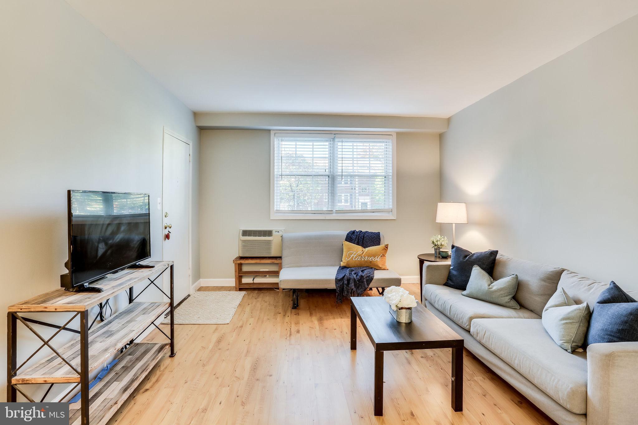 ARLINGTON OAKS - Residential