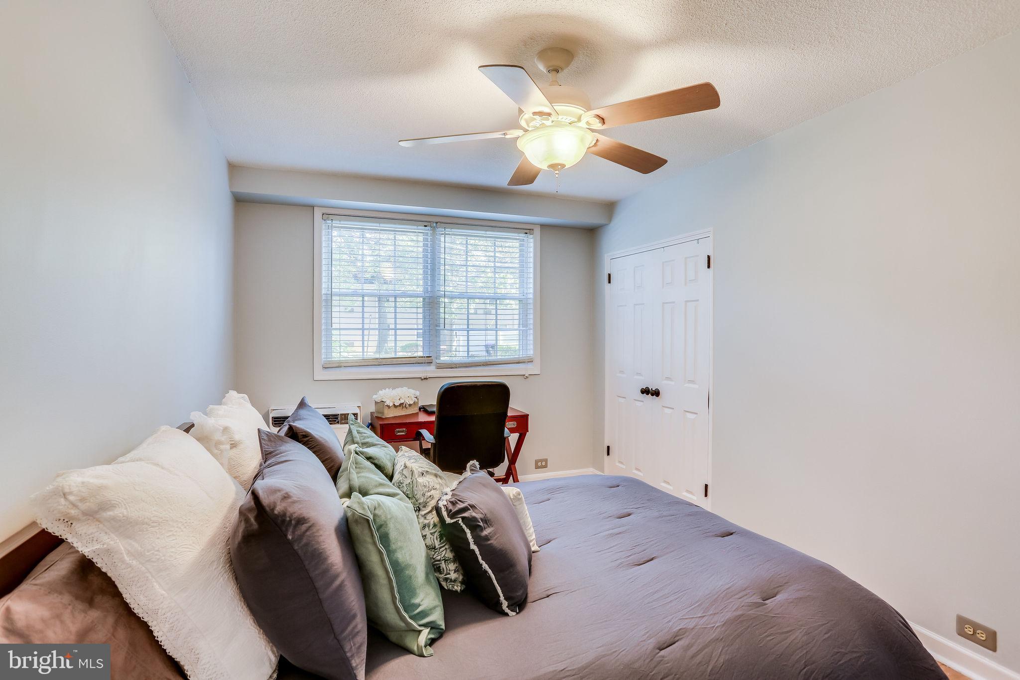 ARLINGTON OAKS - Residential