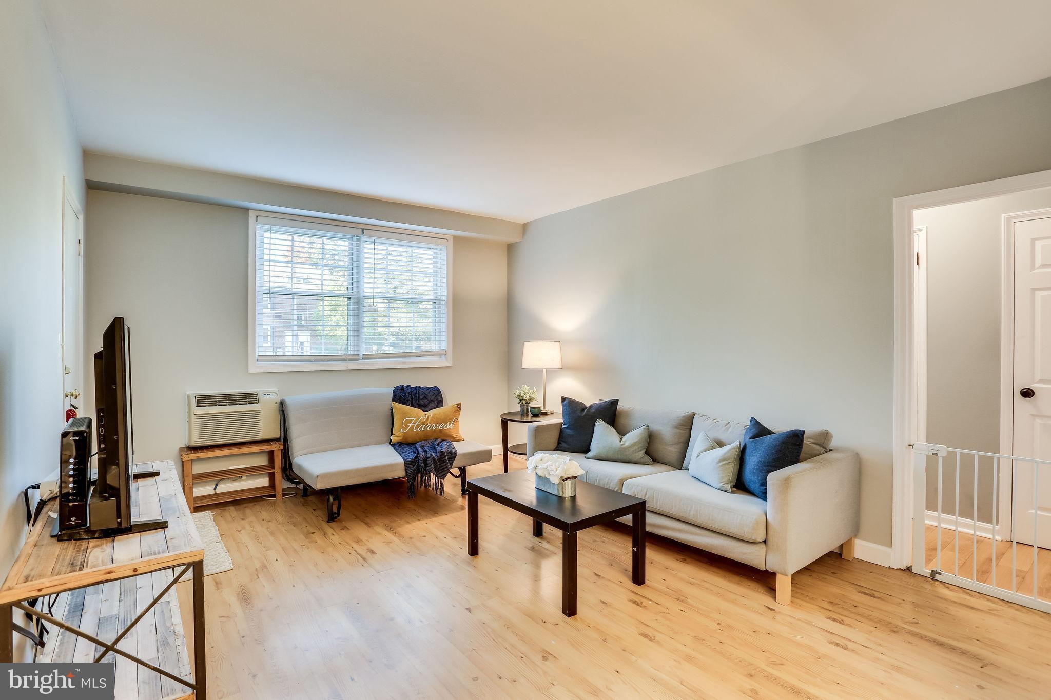 ARLINGTON OAKS - Residential