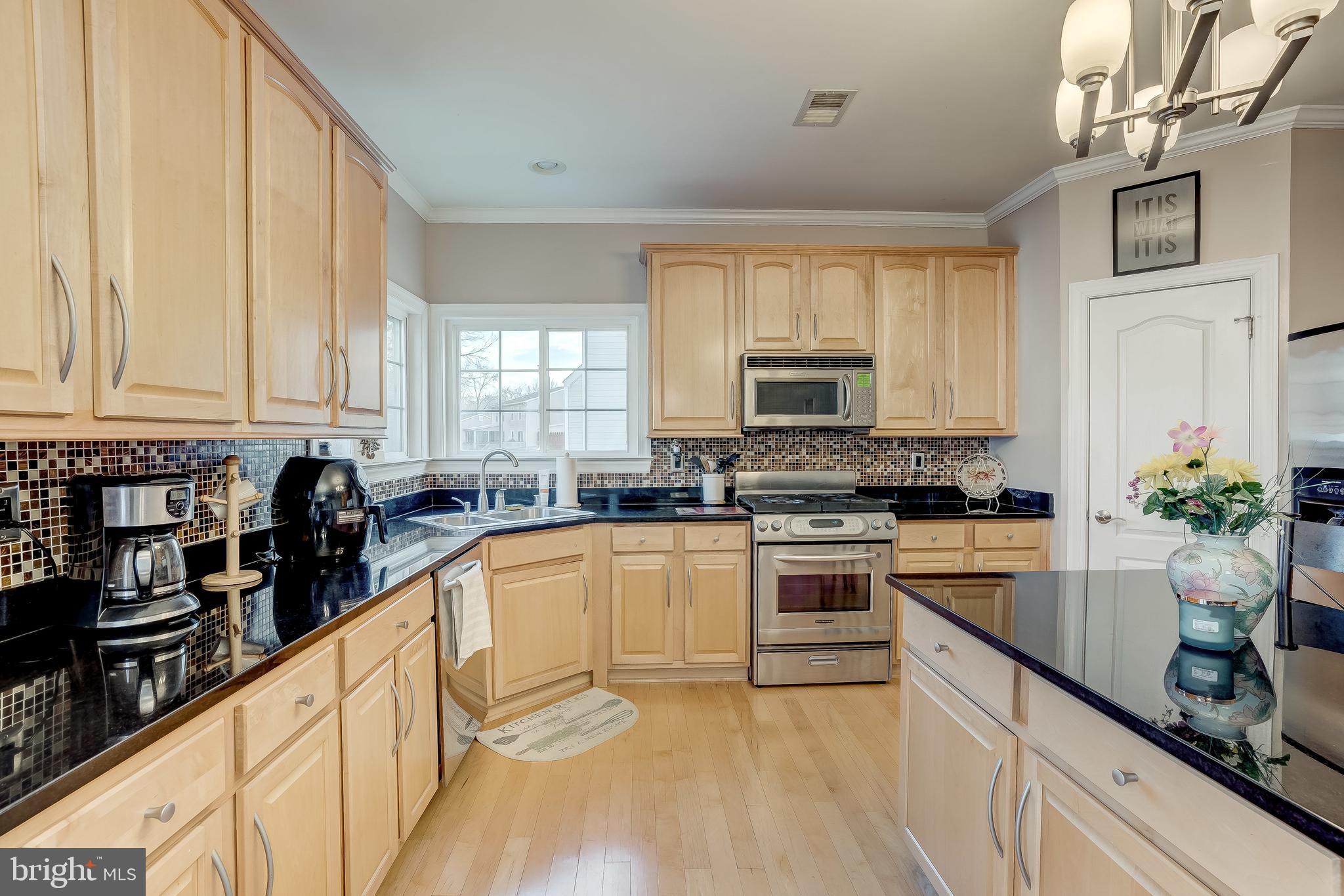 COLONIAL PARK - Residential