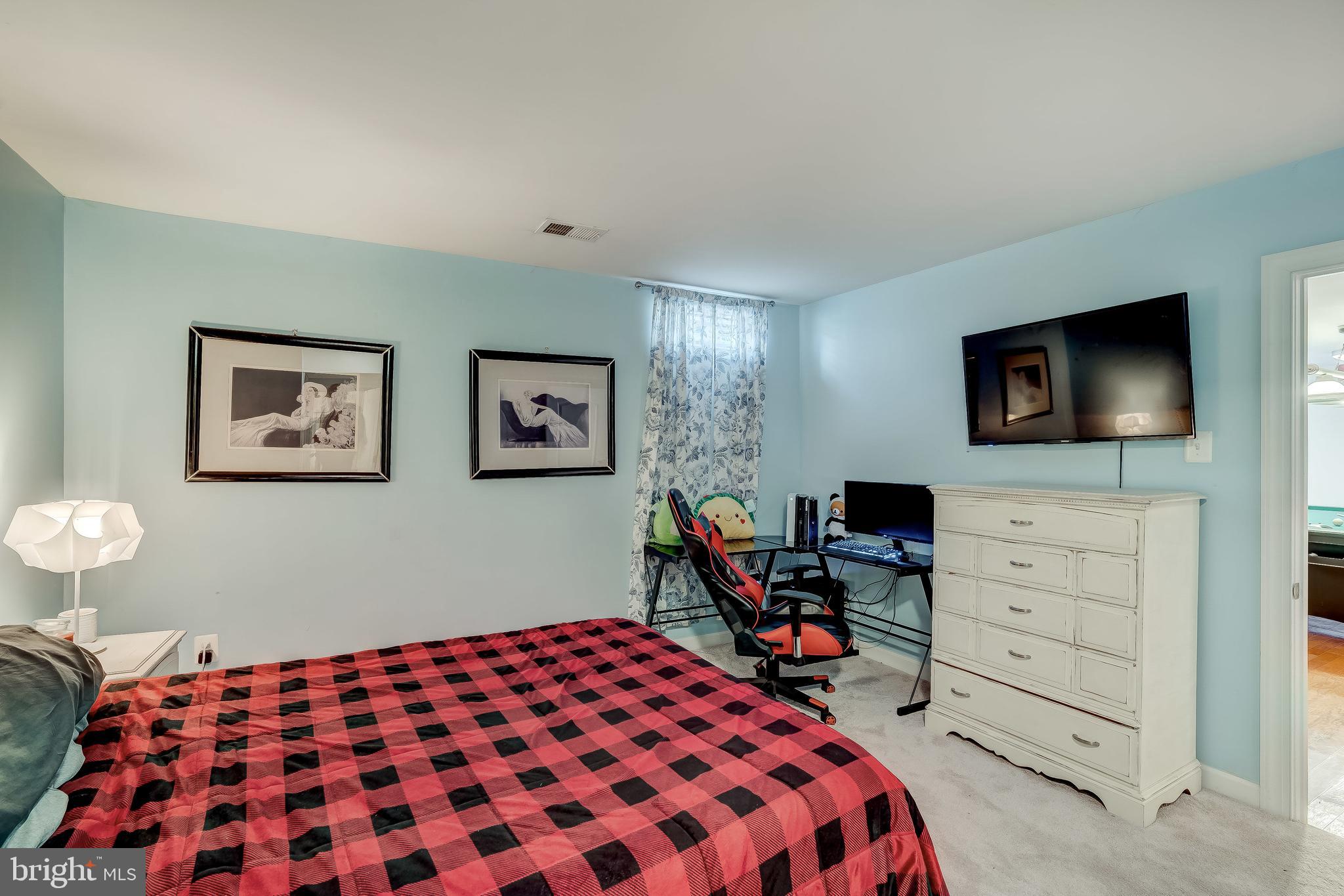 COLONIAL PARK - Residential