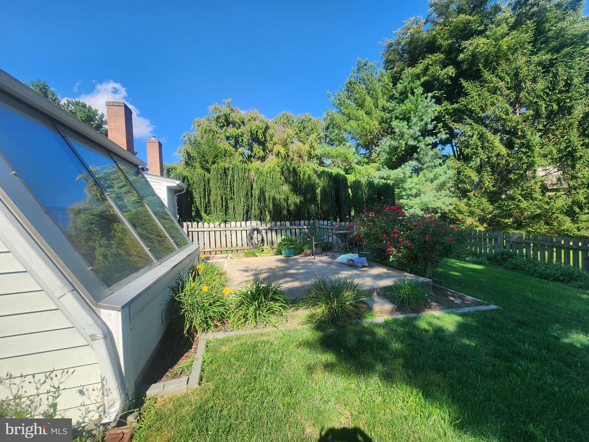 3228 PINEWYN CIRCLE