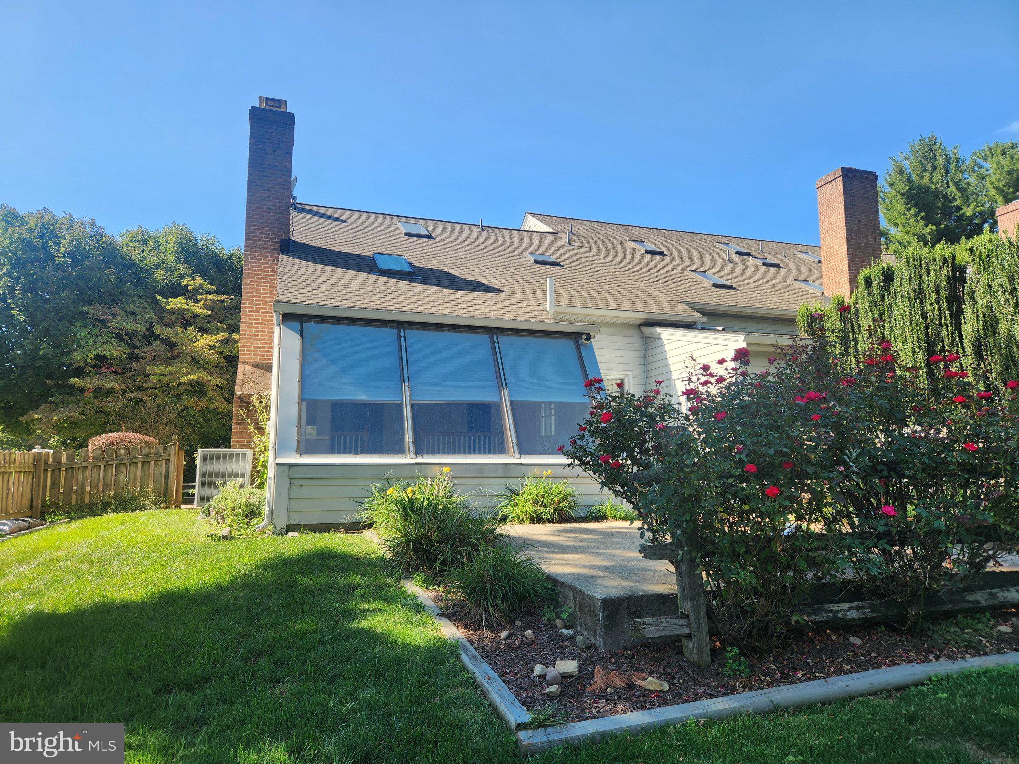 3228 PINEWYN CIRCLE