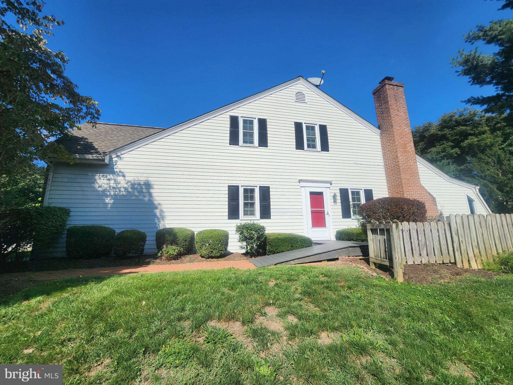 3228 PINEWYN CIRCLE