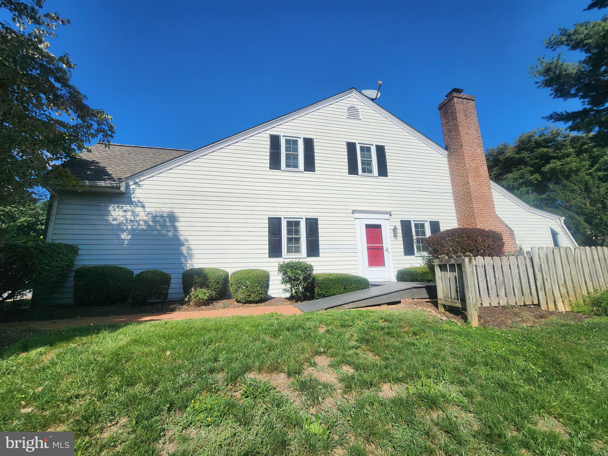 3228 PINEWYN CIRCLE