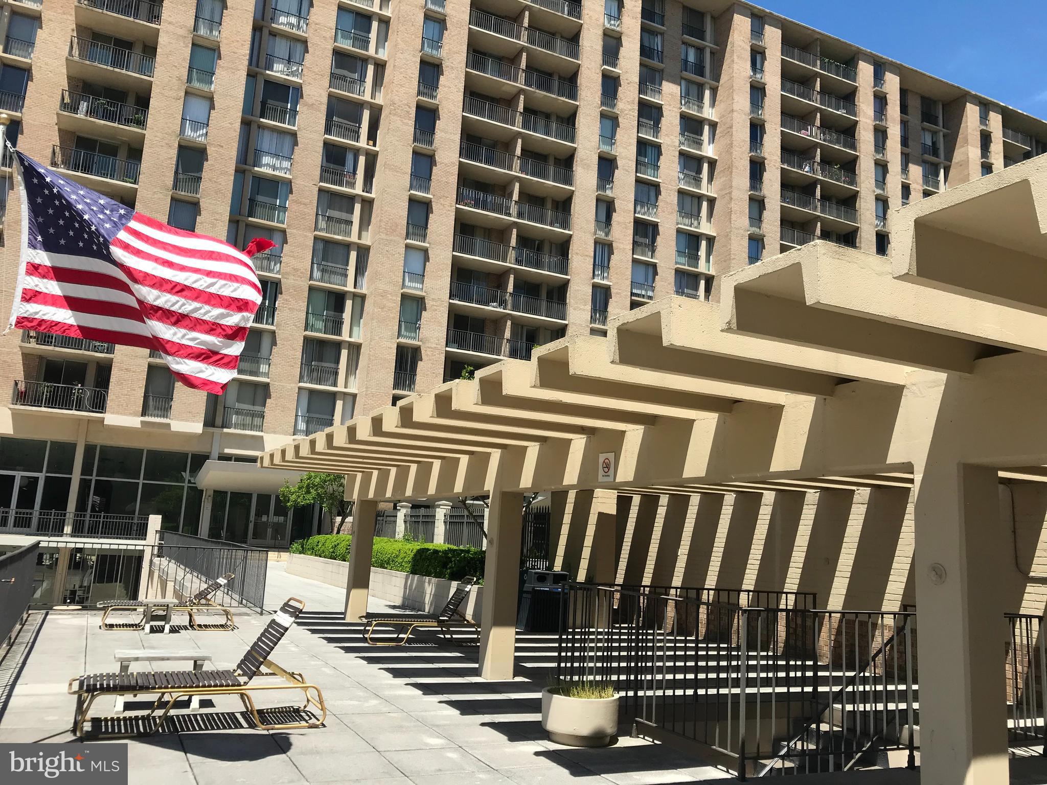 THE CARLTON - Residential