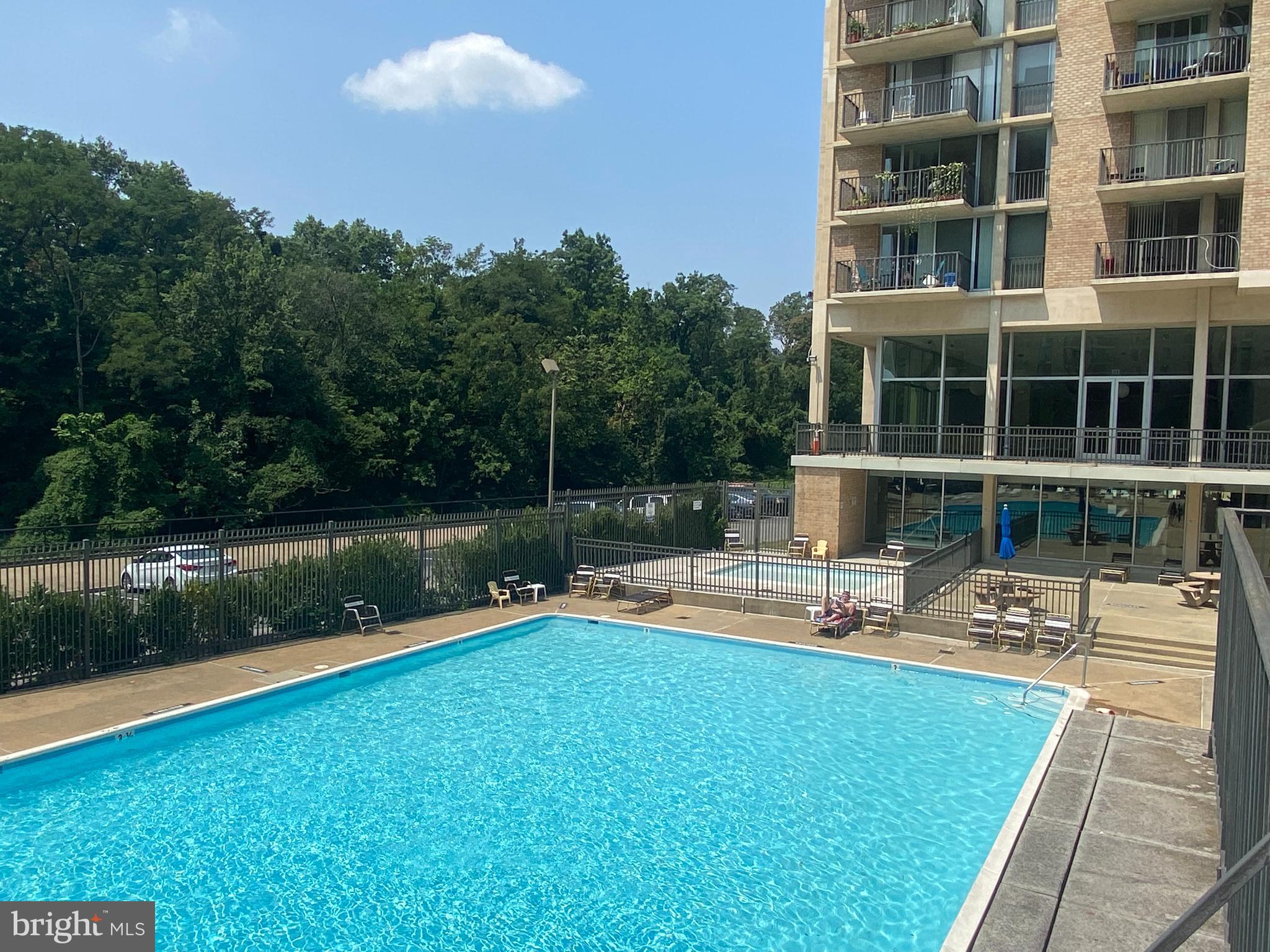 THE CARLTON - Residential