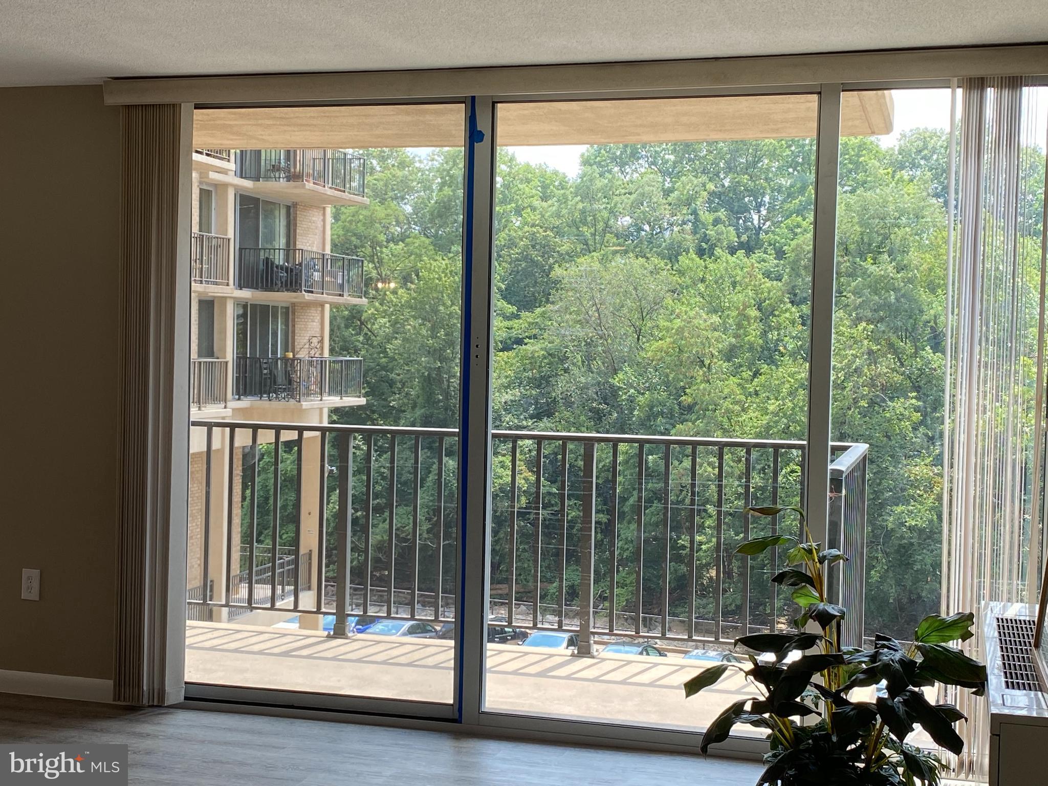 THE CARLTON - Residential