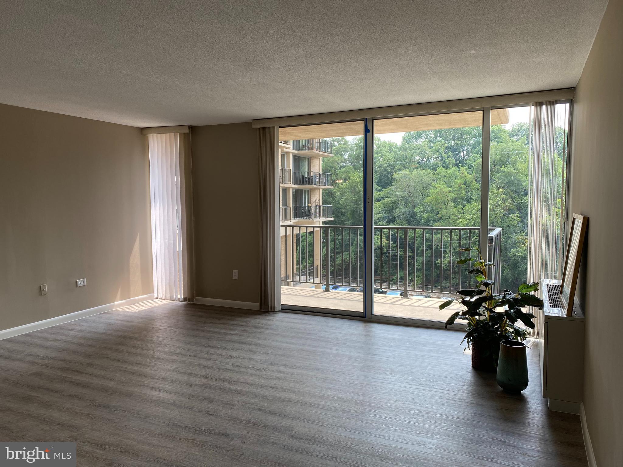 THE CARLTON - Residential