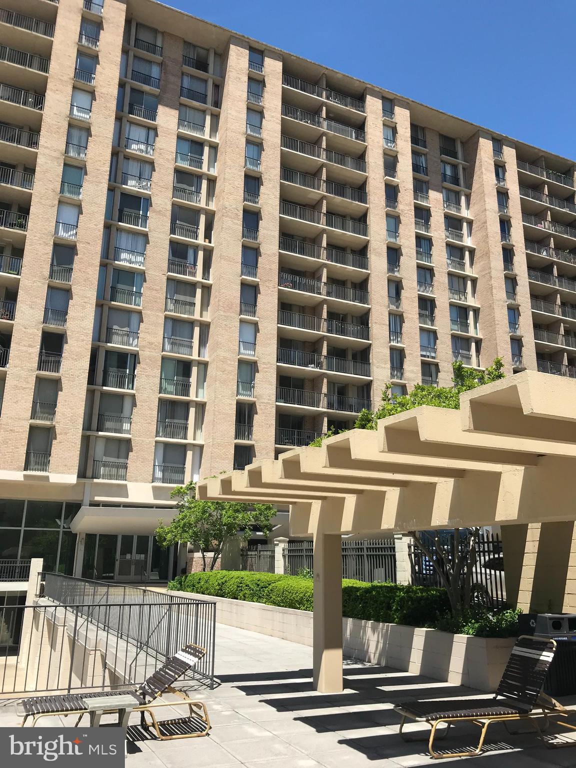 THE CARLTON - Residential