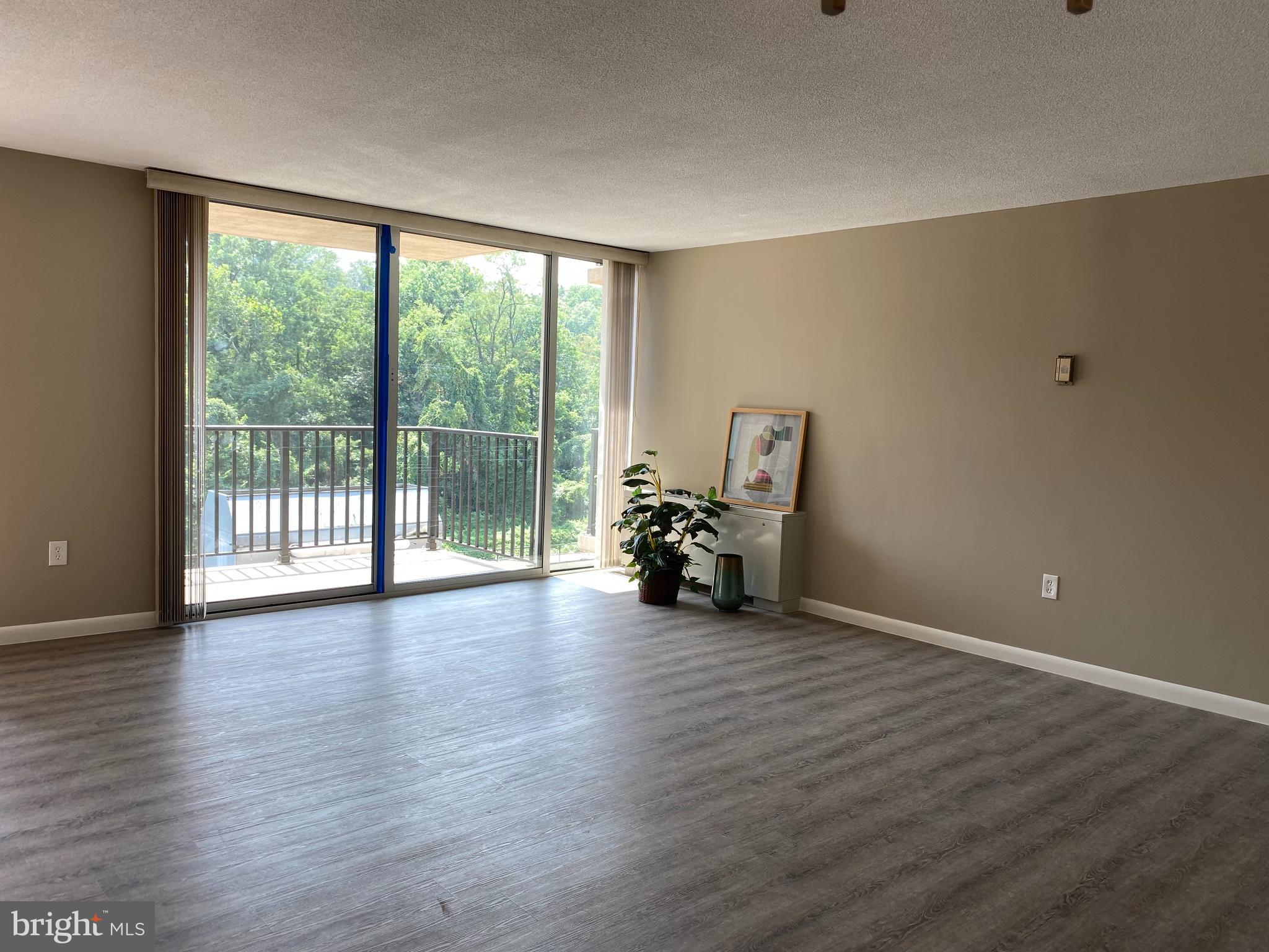 THE CARLTON - Residential