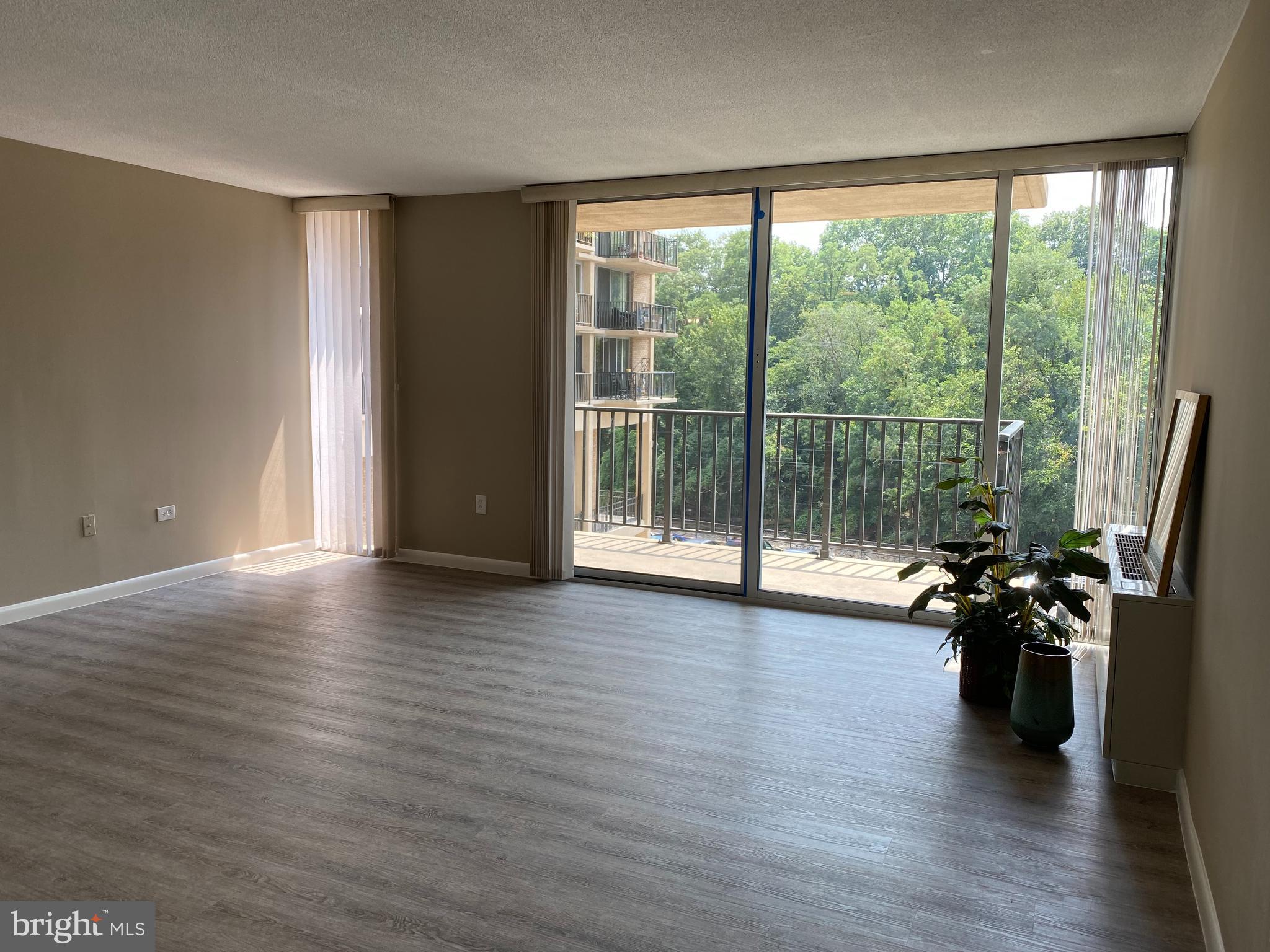 THE CARLTON - Residential