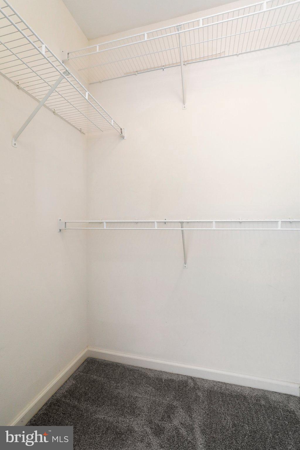 LAKELAND PLACE - Residential Lease