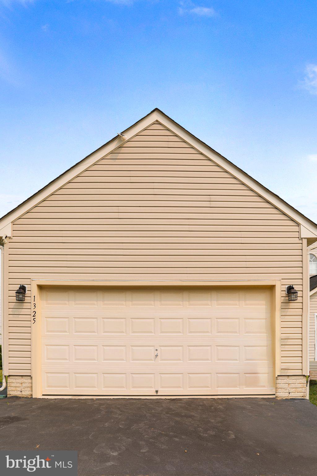 LAKELAND PLACE - Residential Lease