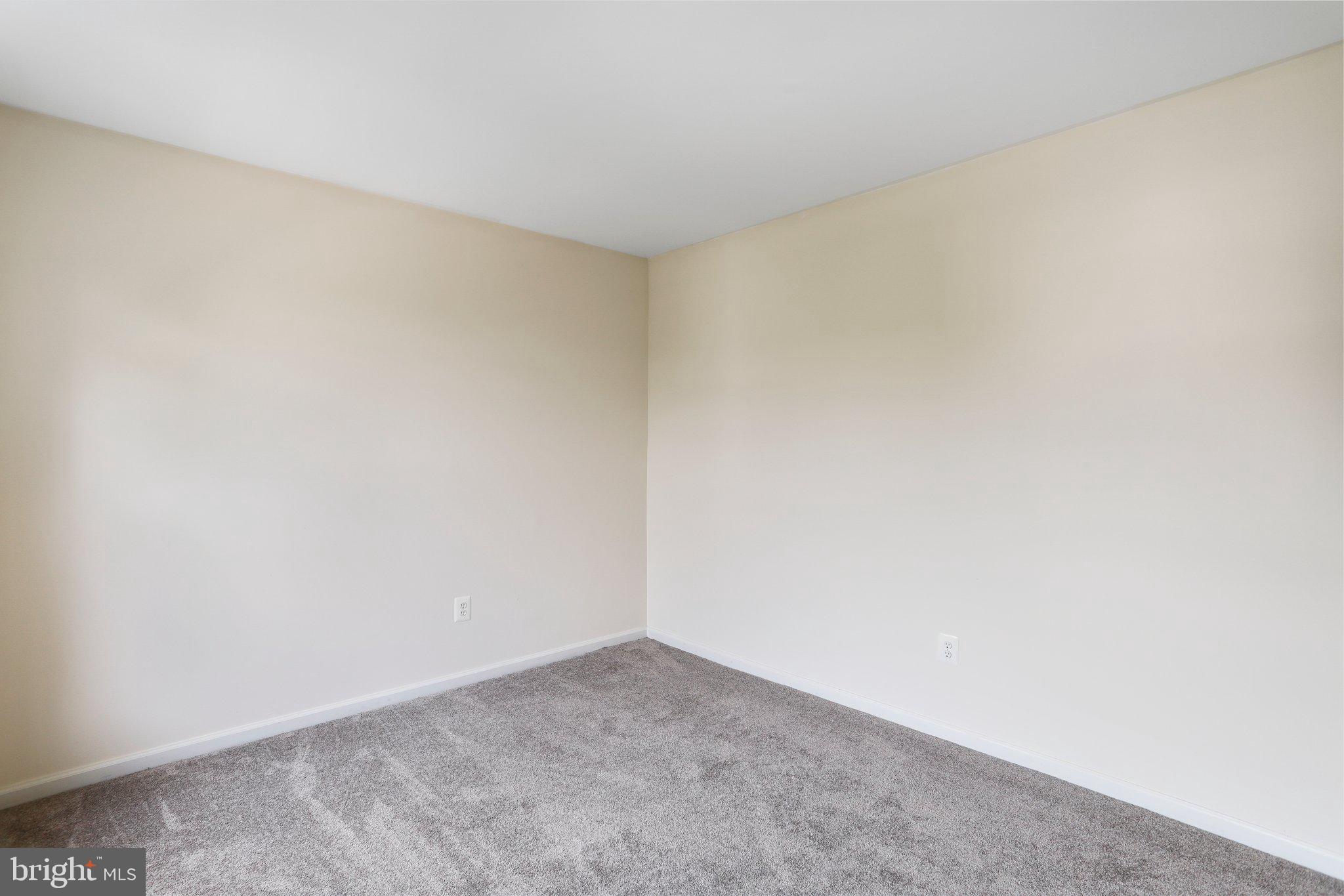 LAKELAND PLACE - Residential Lease