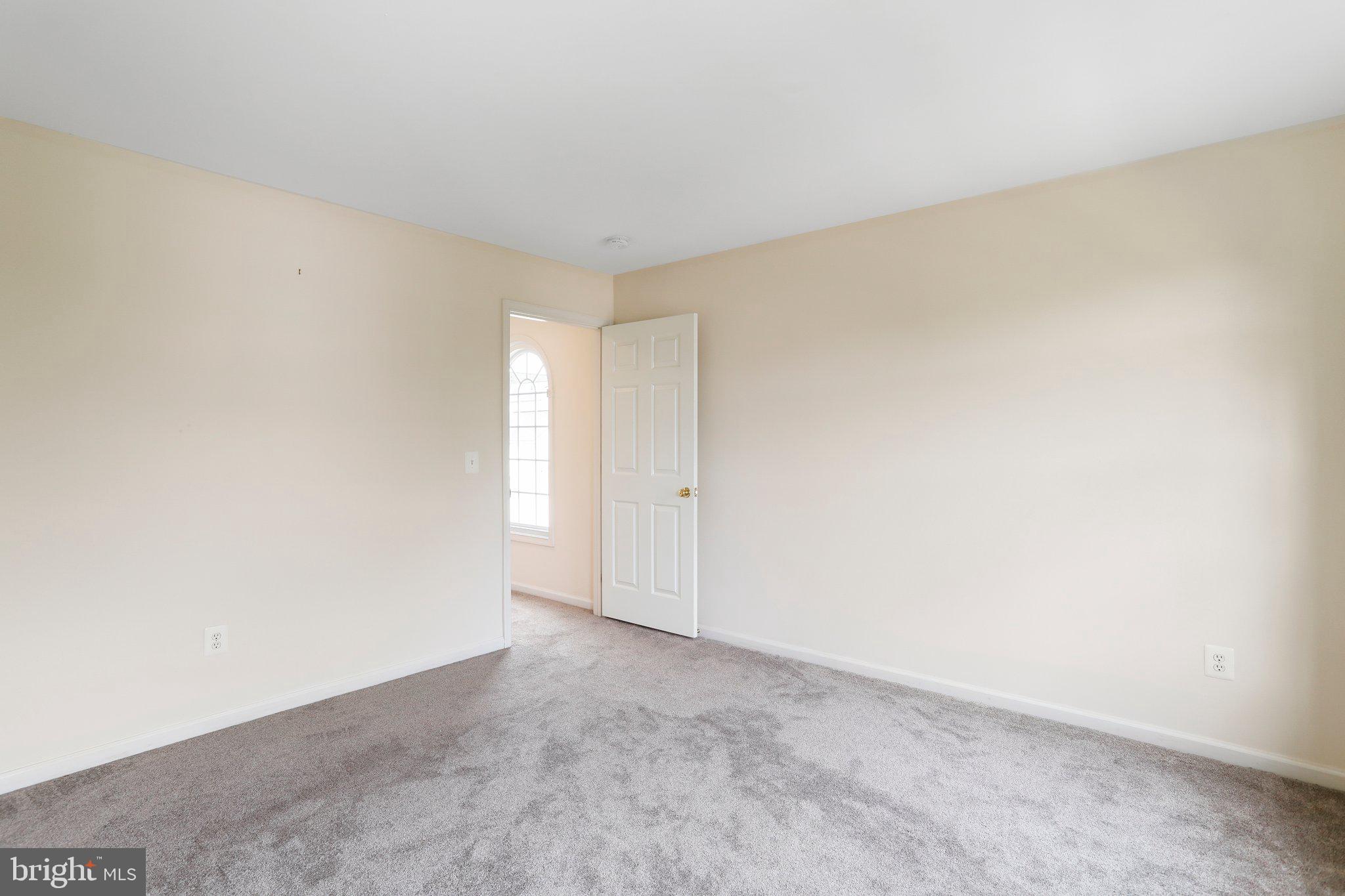 LAKELAND PLACE - Residential Lease