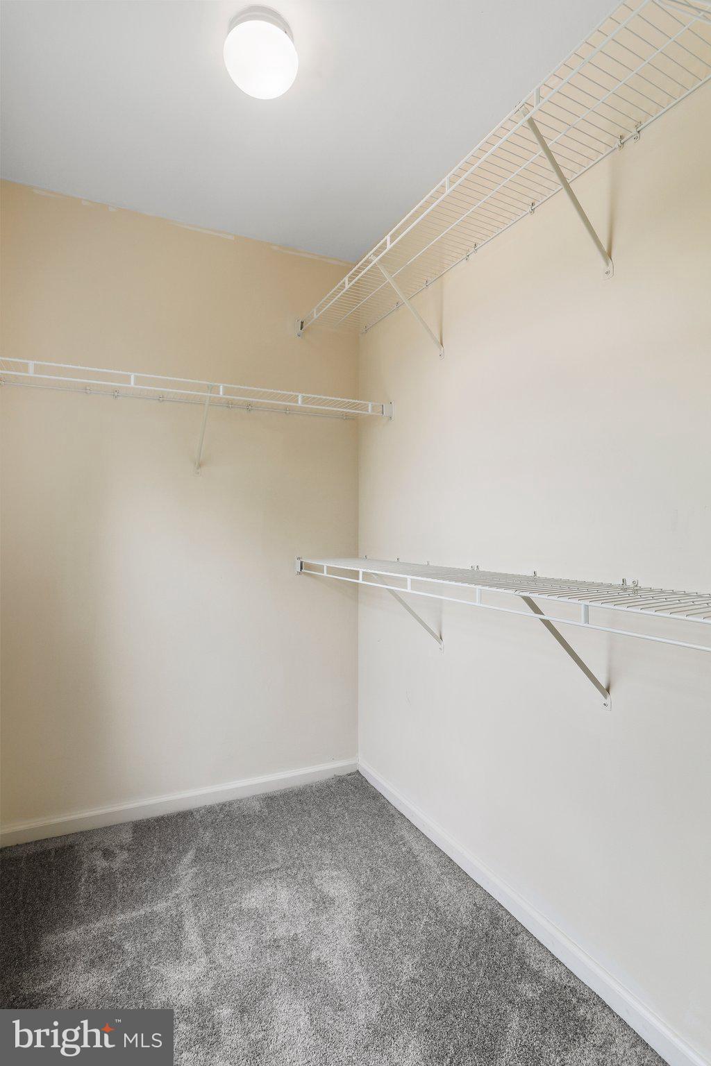 LAKELAND PLACE - Residential Lease