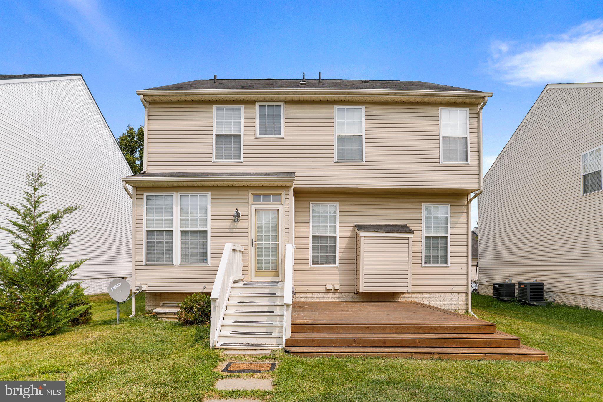 LAKELAND PLACE - Residential Lease