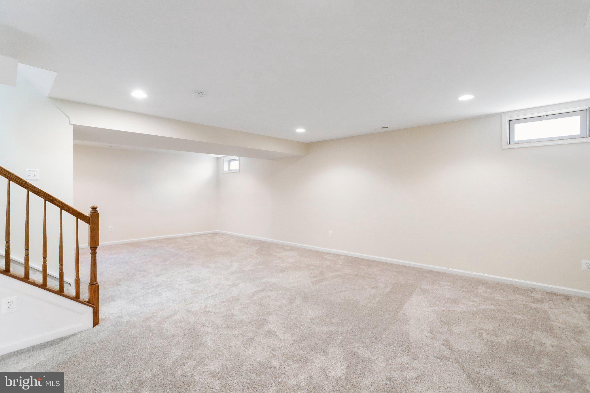 LAKELAND PLACE - Residential Lease