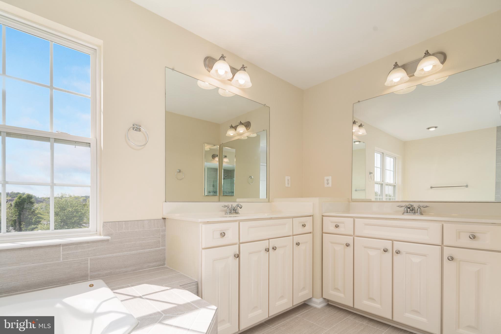 THE FALLS AT LEE'S PARK - Residential