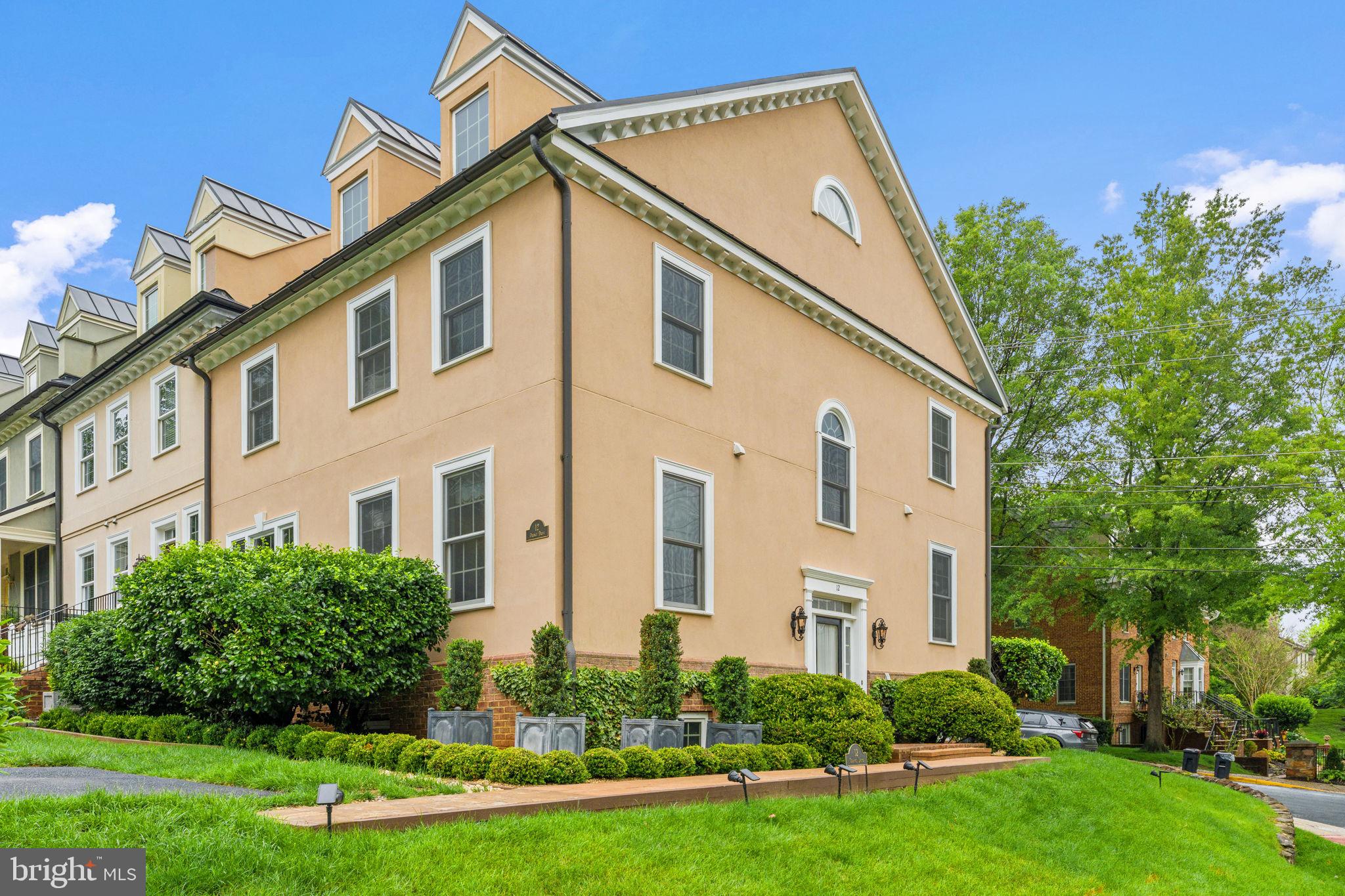 FEDERAL VILLAGE - Residential