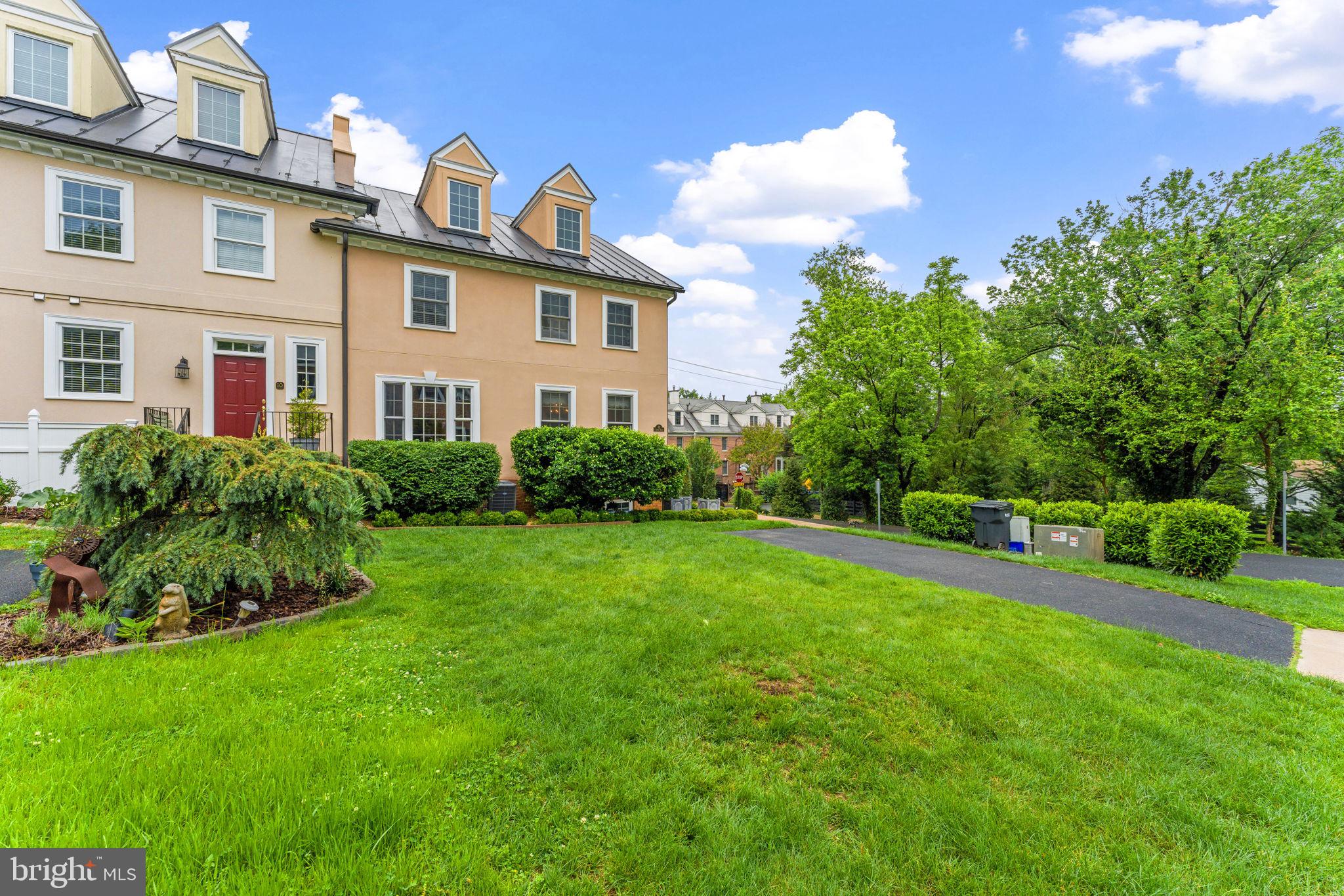 FEDERAL VILLAGE - Residential