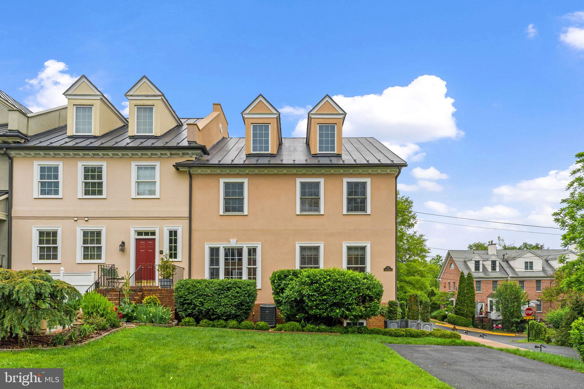 FEDERAL VILLAGE - Residential