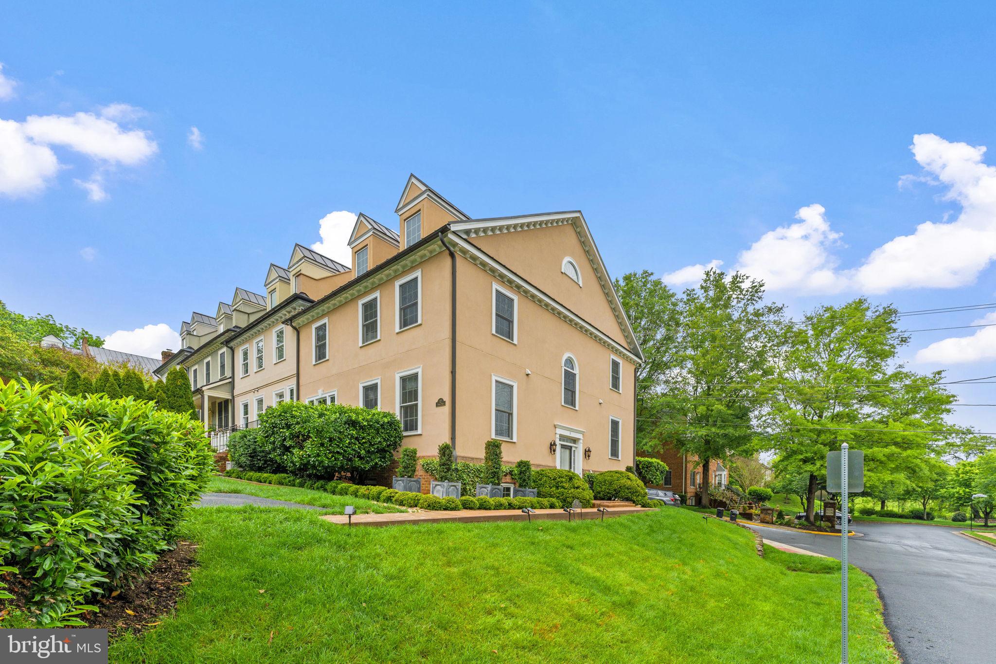 FEDERAL VILLAGE - Residential