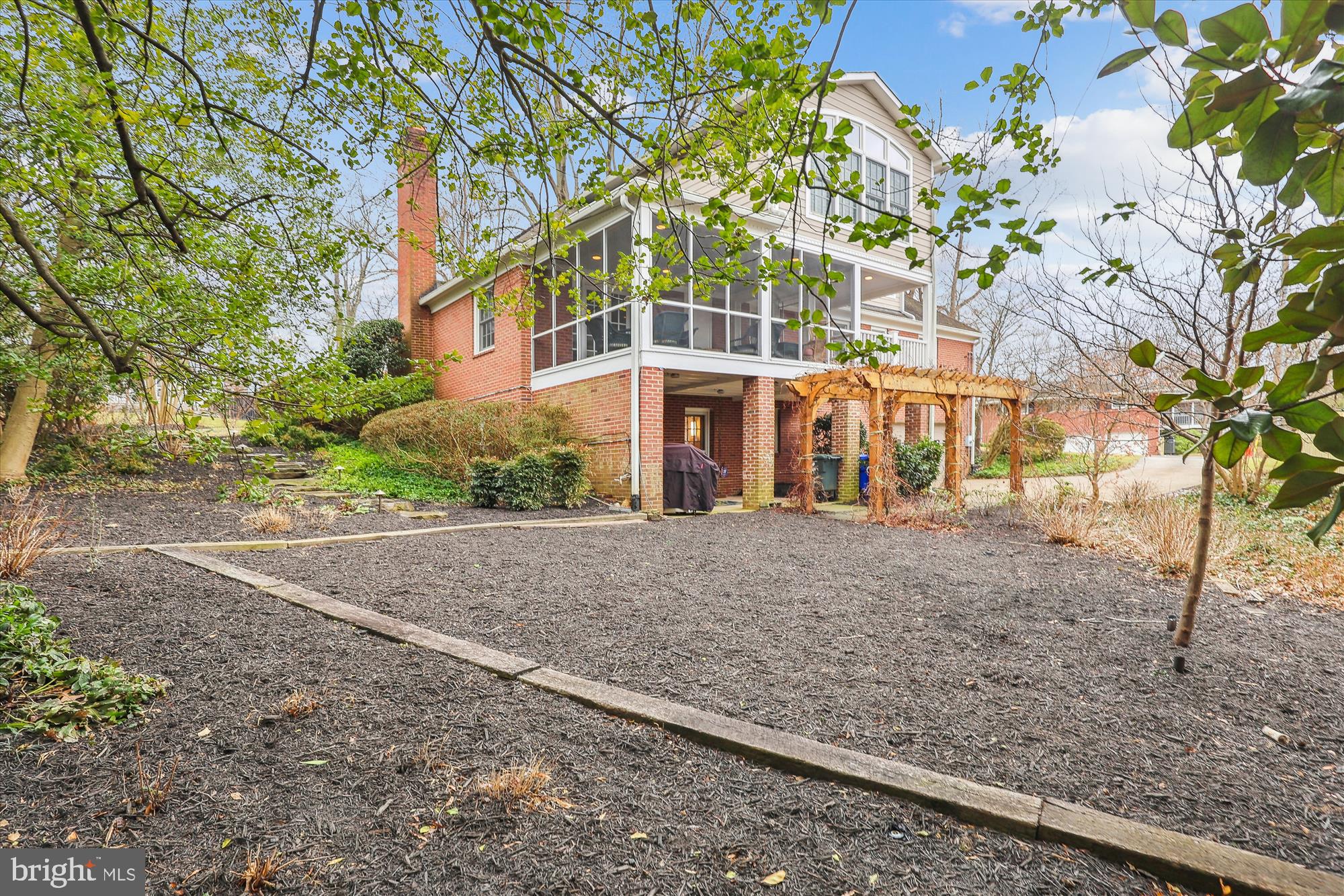 GOLF CLUB MANOR - Residential