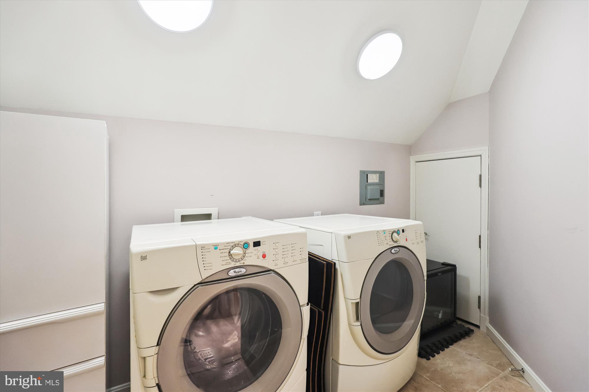 GOLF CLUB MANOR - Residential