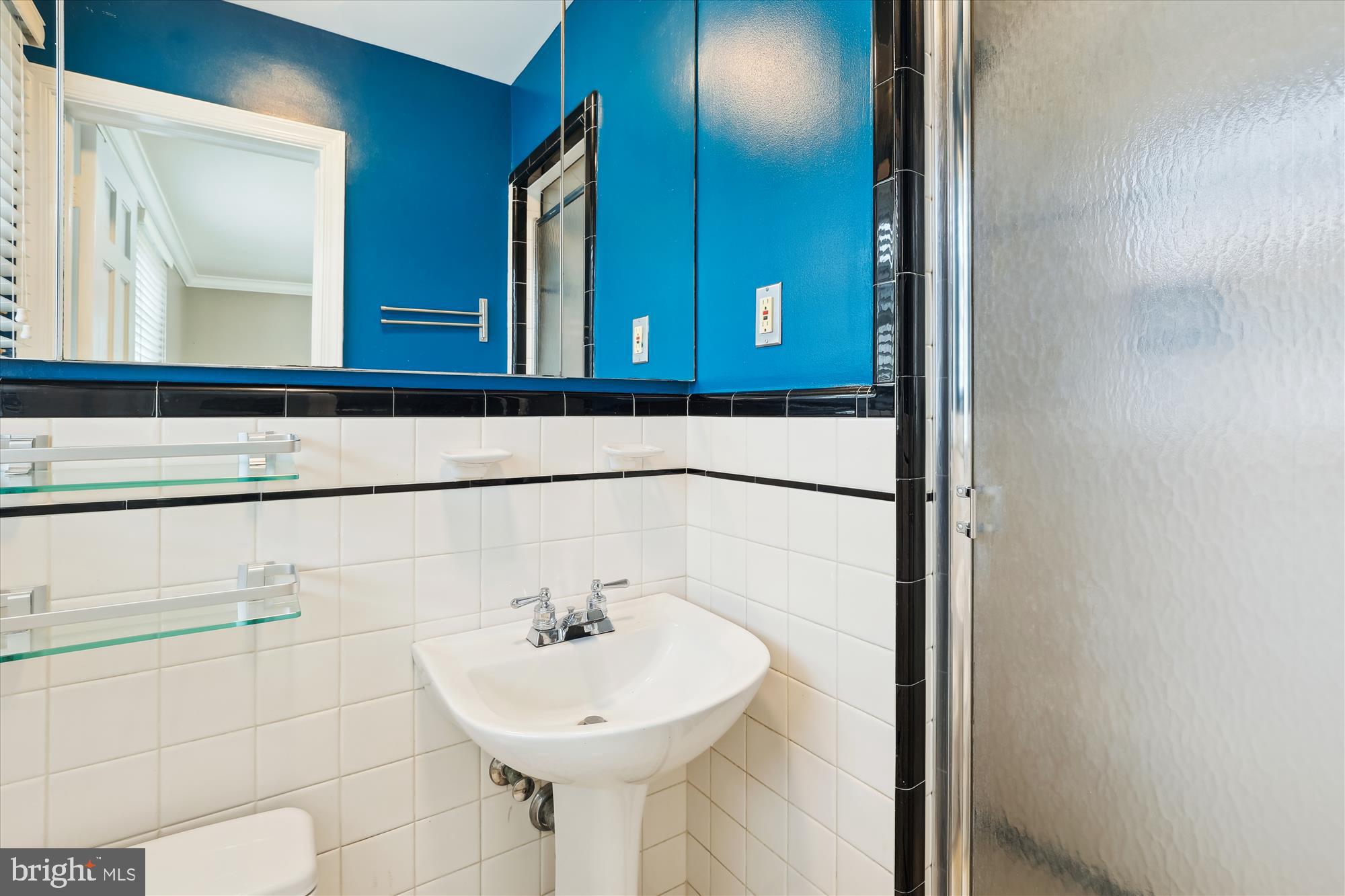 GOLF CLUB MANOR - Residential