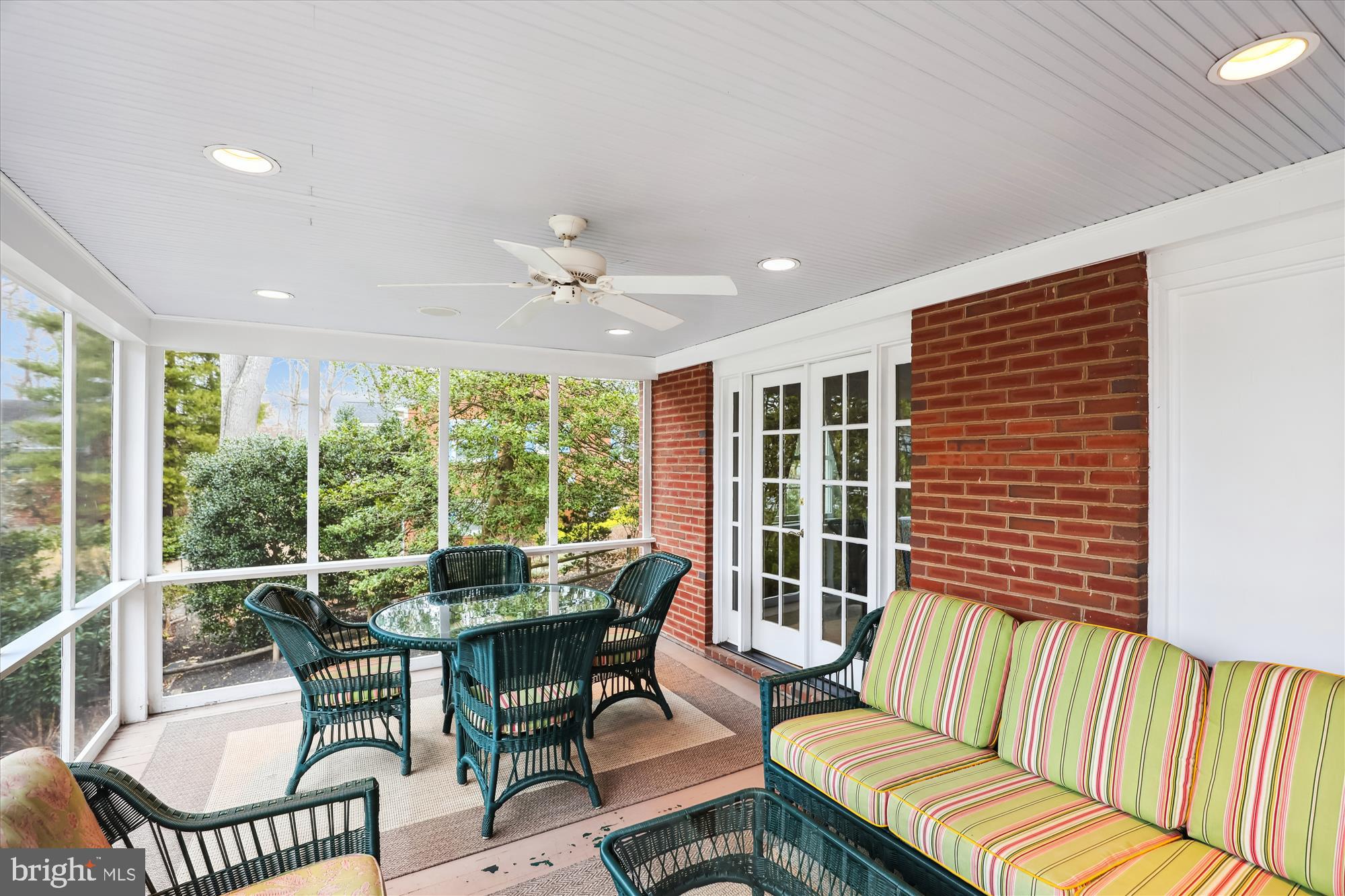 GOLF CLUB MANOR - Residential