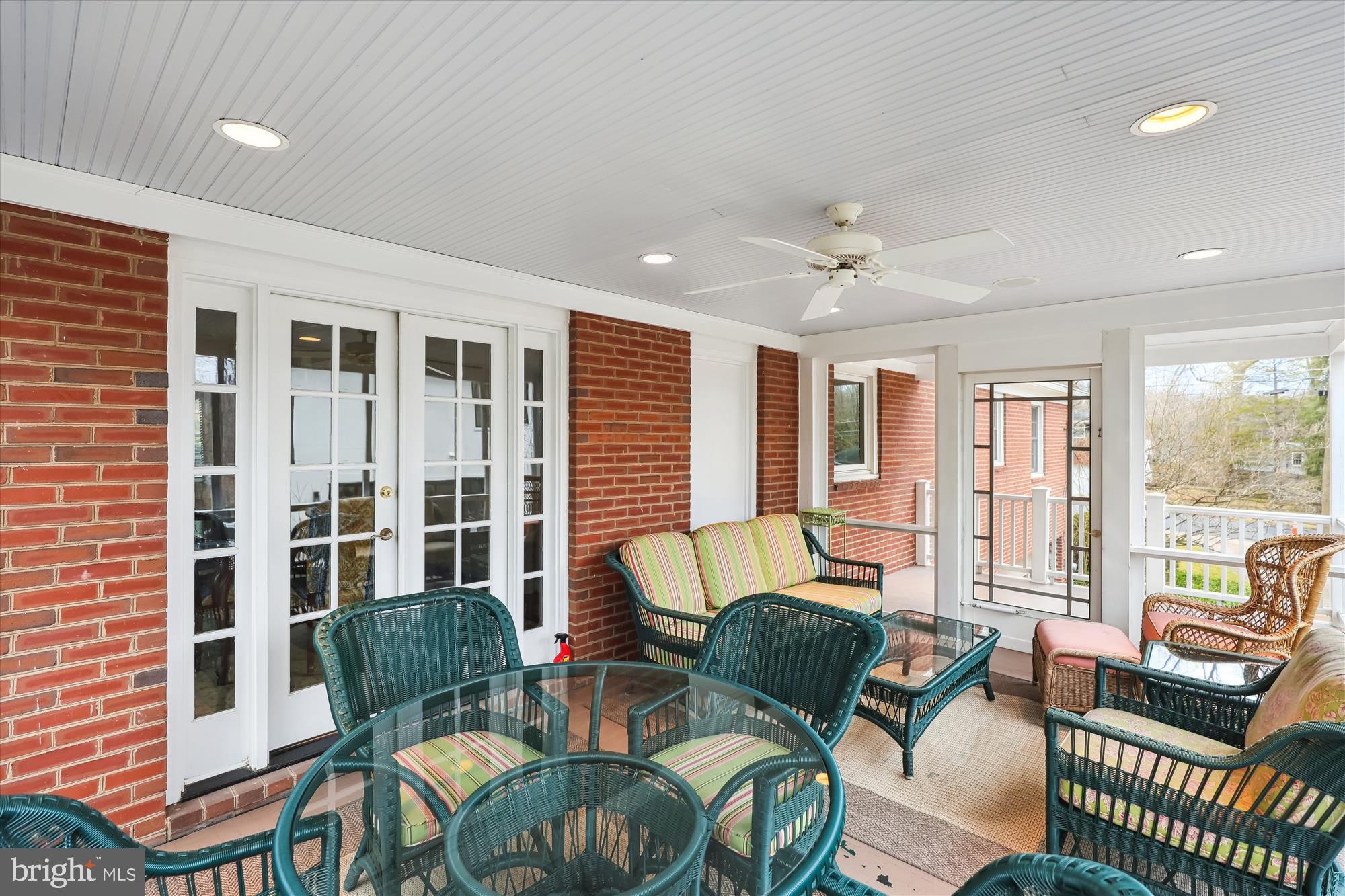 GOLF CLUB MANOR - Residential