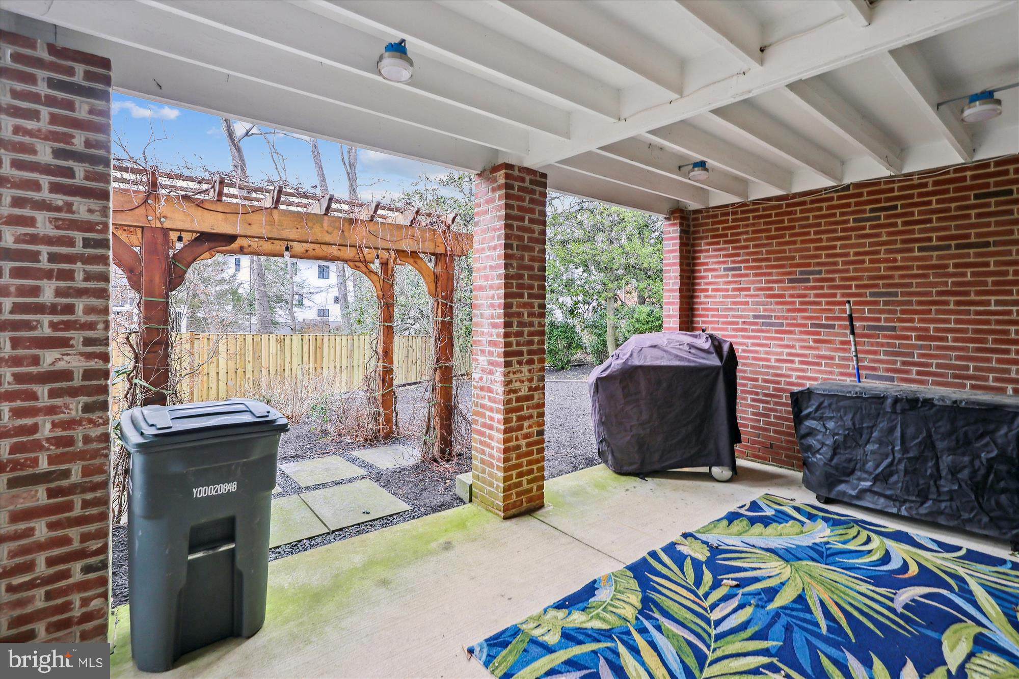 GOLF CLUB MANOR - Residential