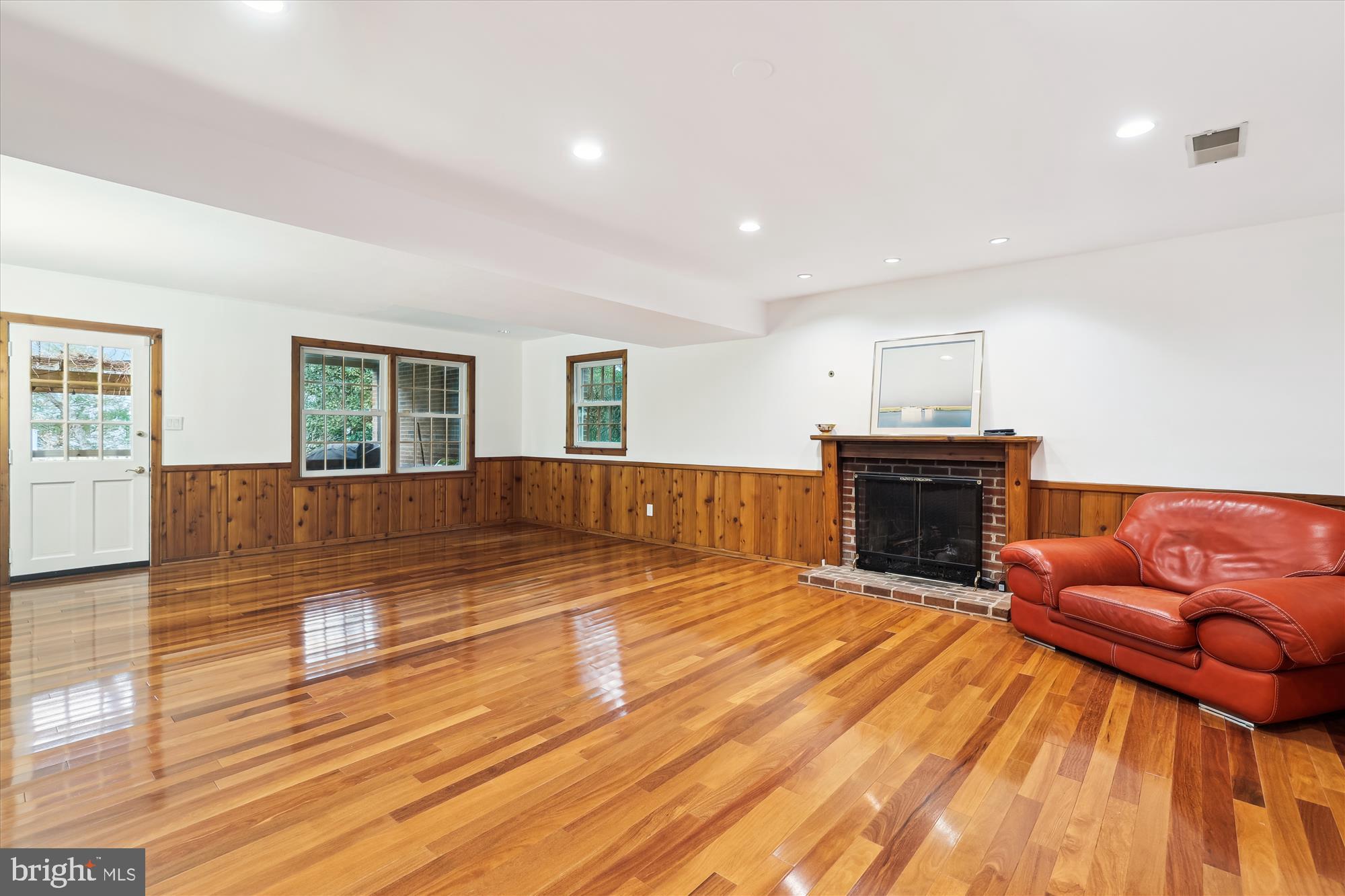 GOLF CLUB MANOR - Residential