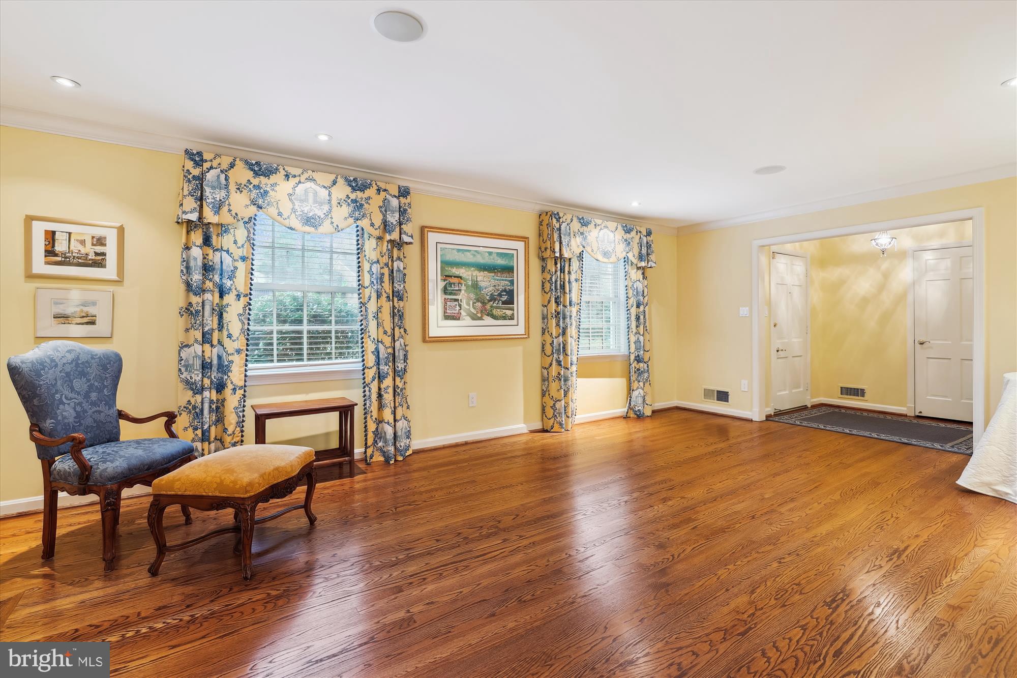 GOLF CLUB MANOR - Residential