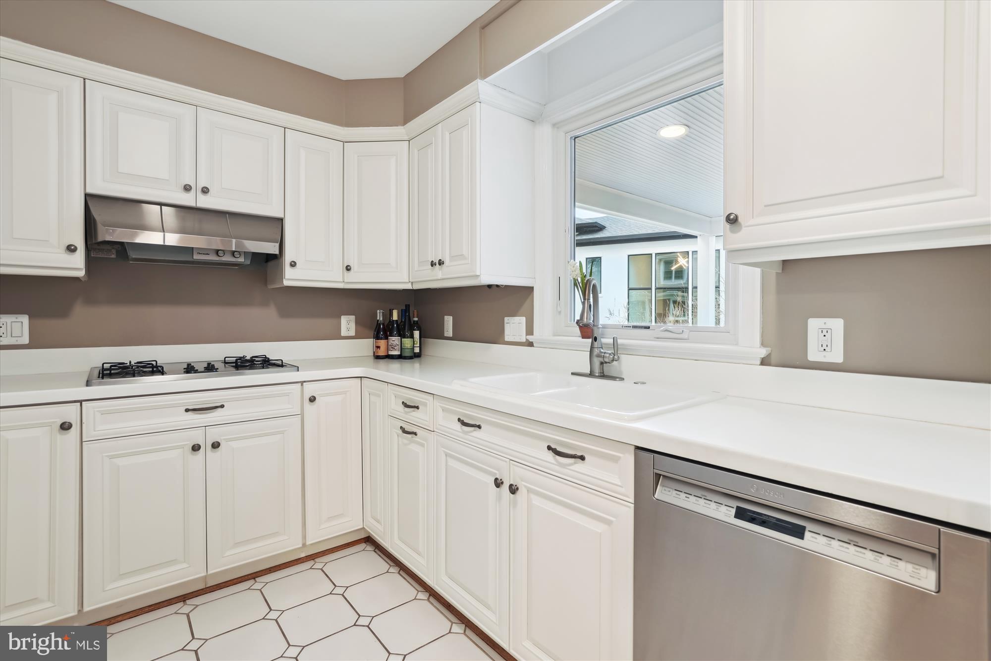 GOLF CLUB MANOR - Residential