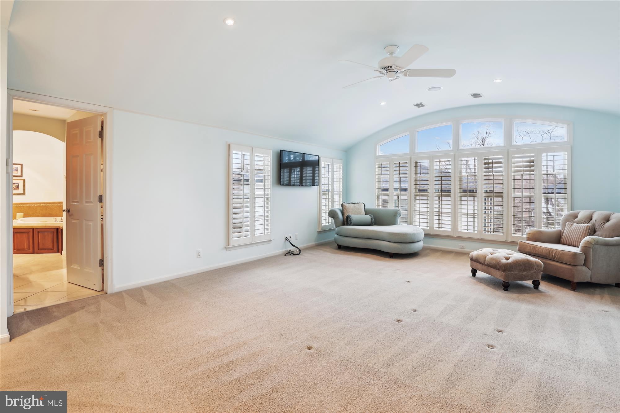 GOLF CLUB MANOR - Residential