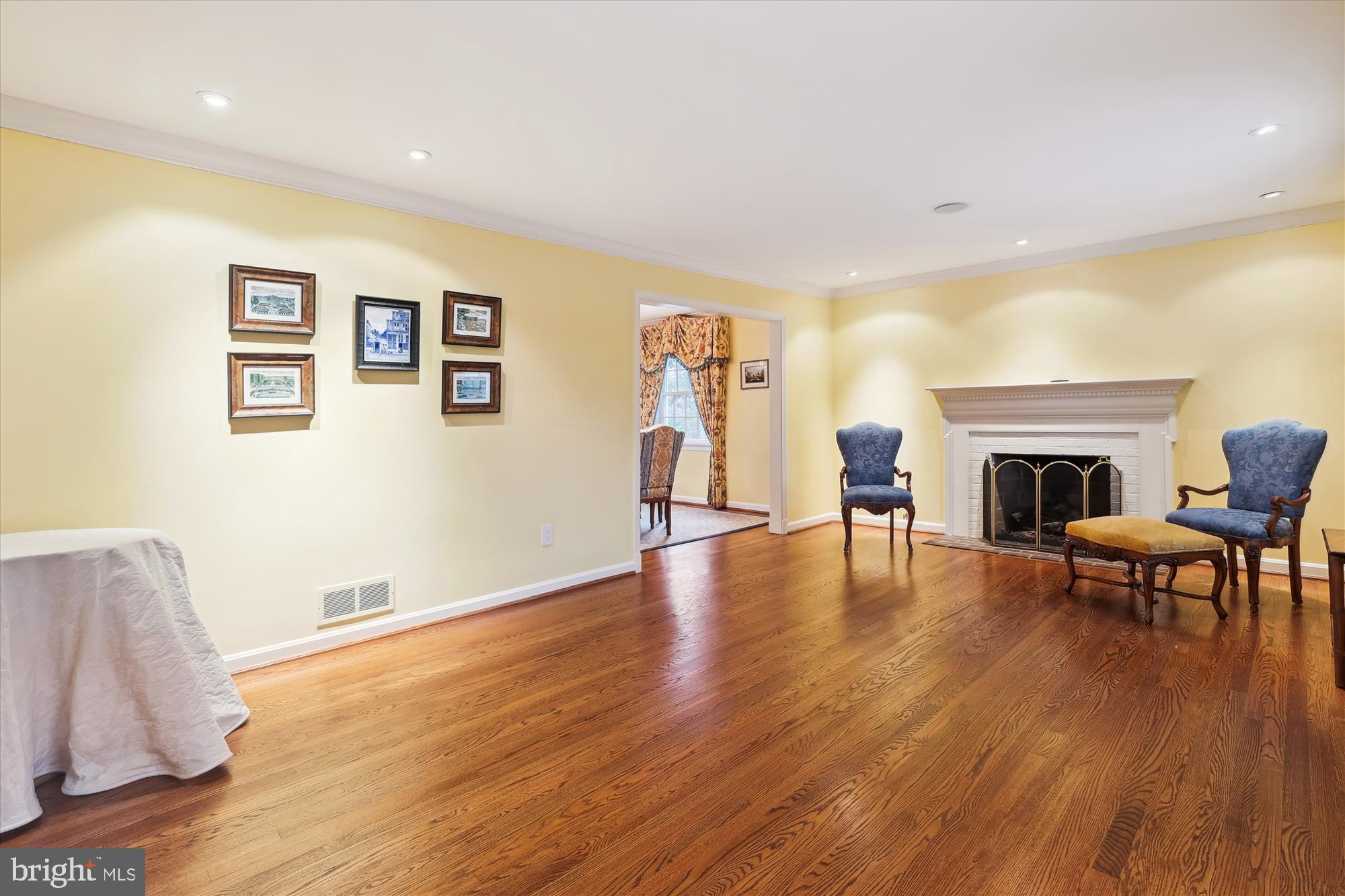 GOLF CLUB MANOR - Residential