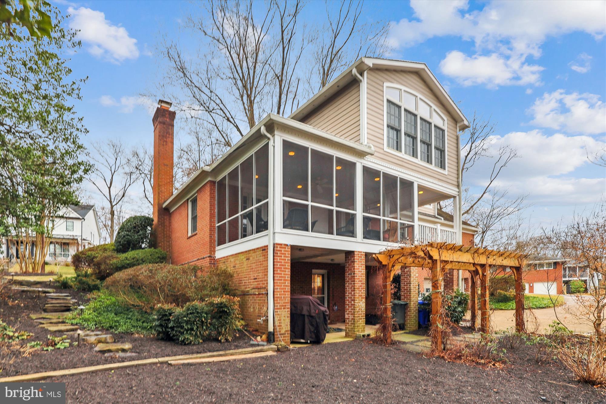 GOLF CLUB MANOR - Residential