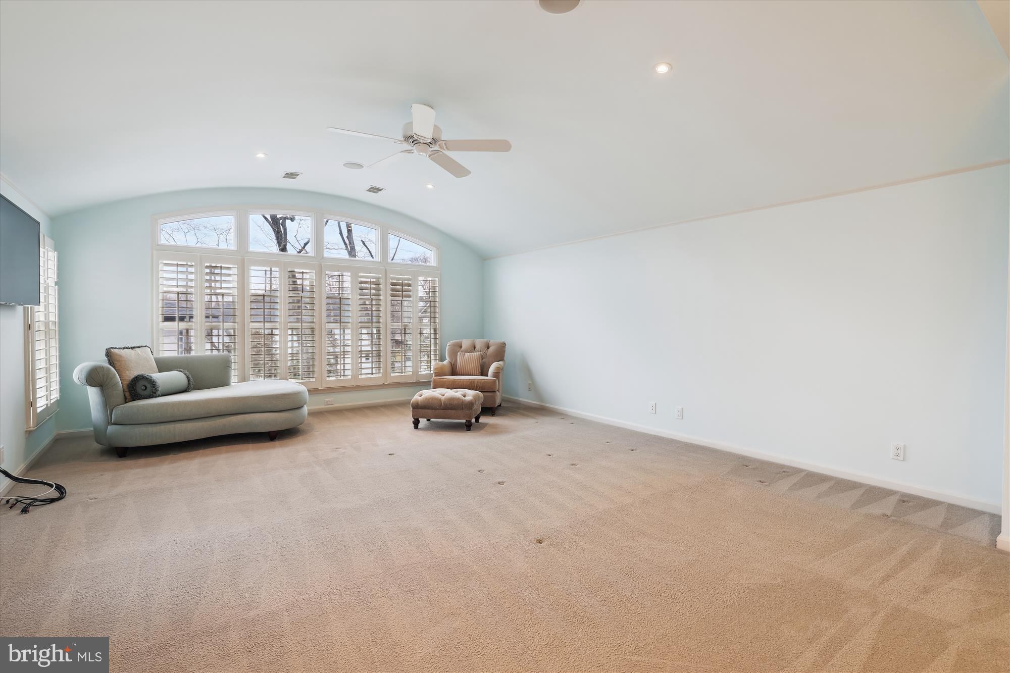 GOLF CLUB MANOR - Residential